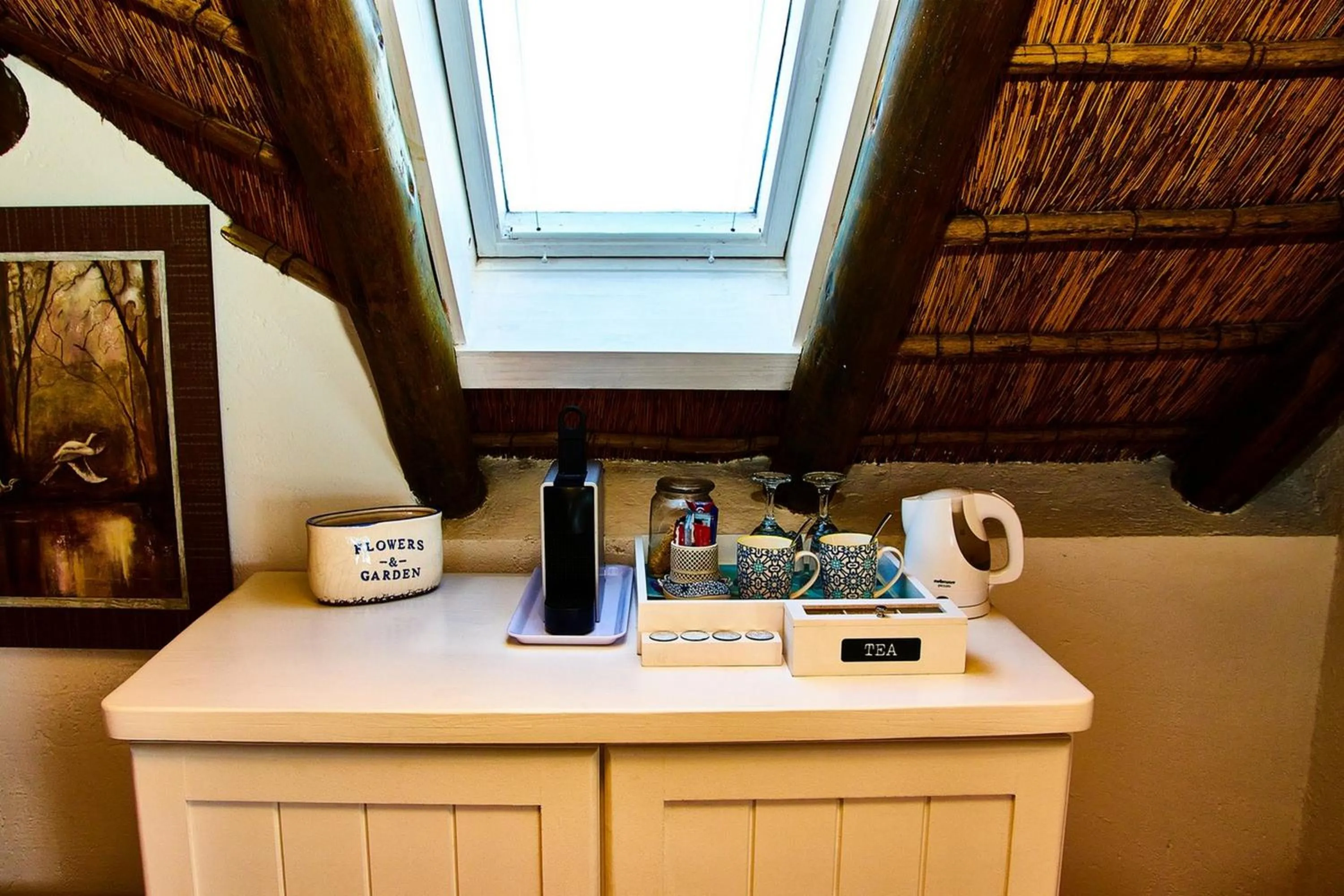 Coffee/tea facilities in Gilcrest Place Guest House