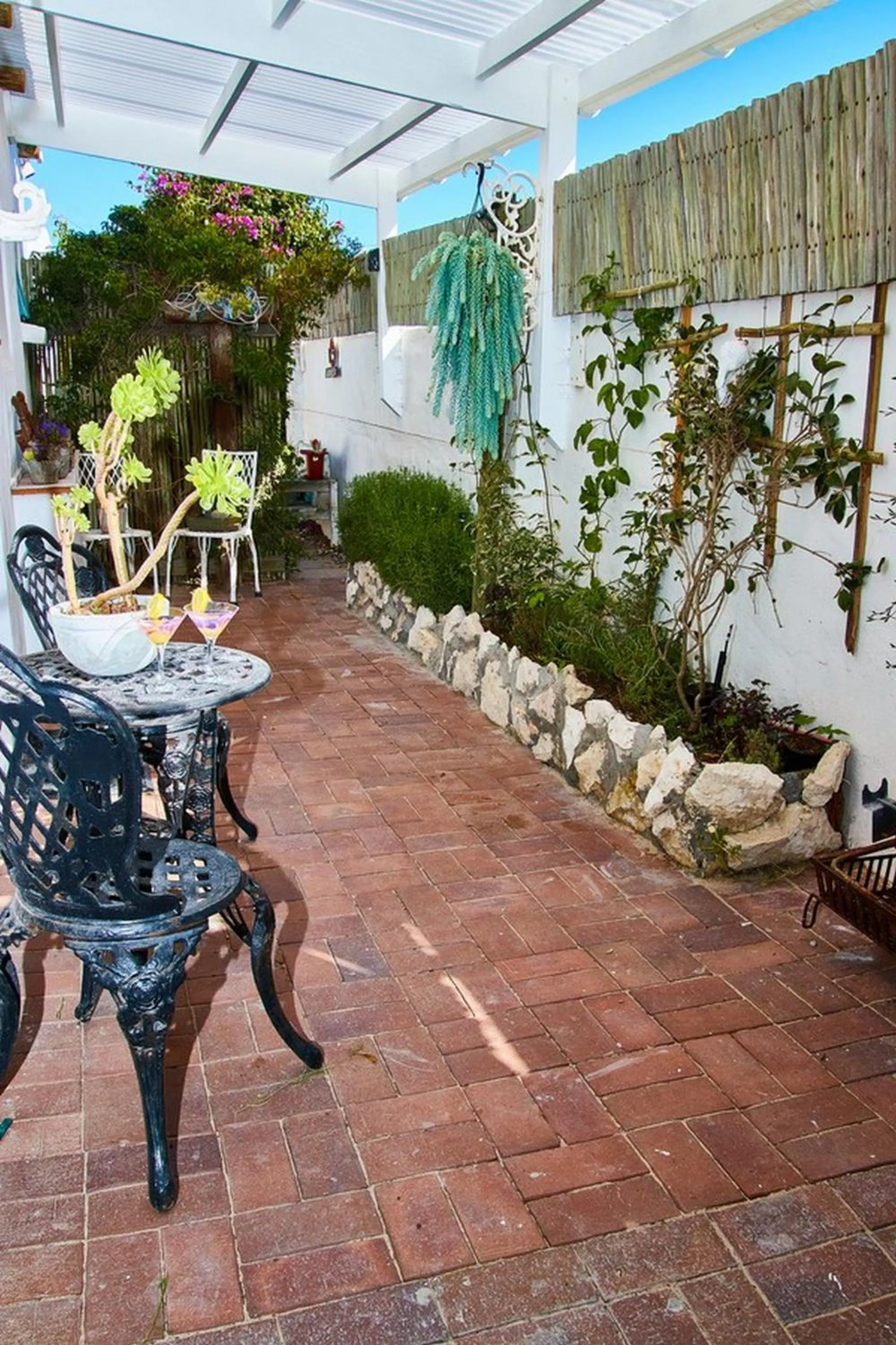 Garden in Gilcrest Place Guest House