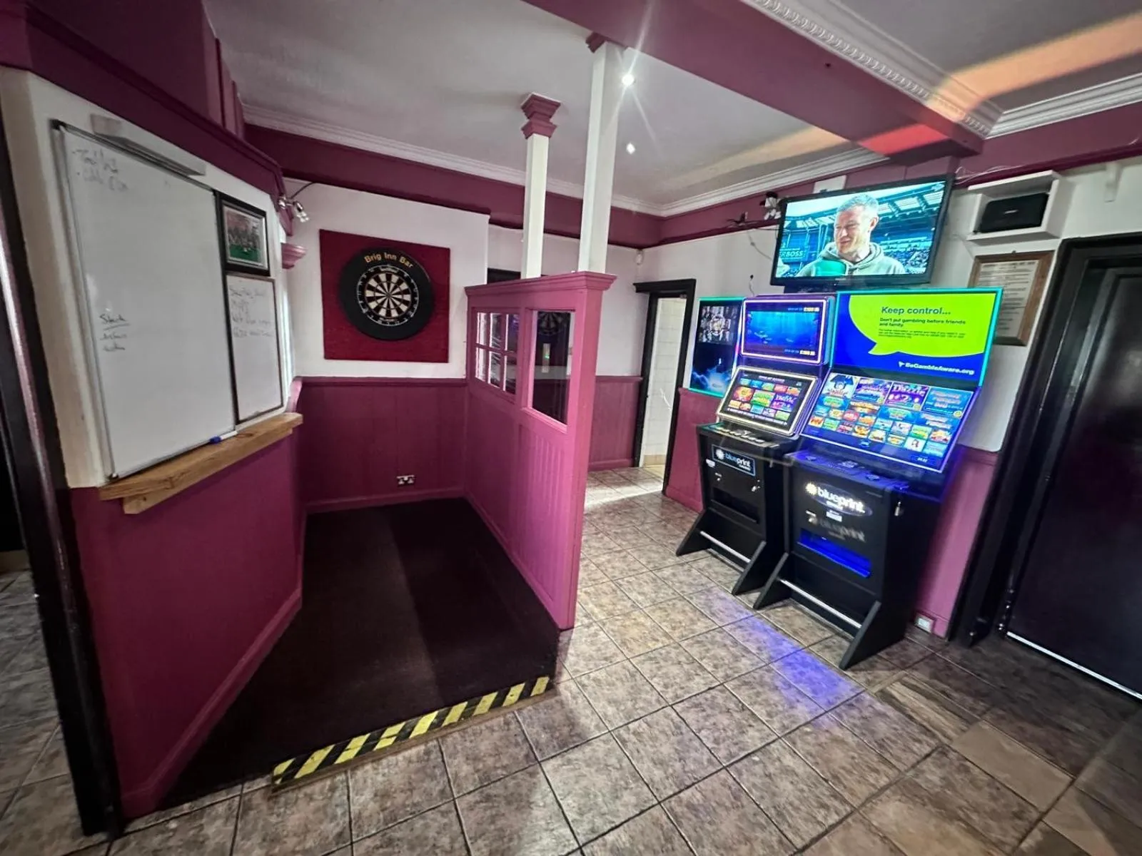 Lounge or bar in Brig Inn Hotel