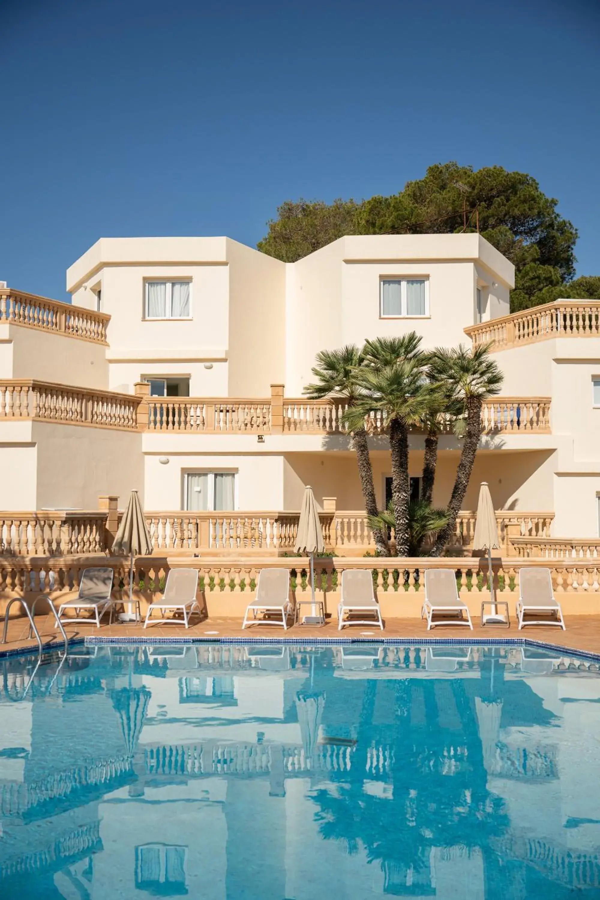 Swimming pool in Apartamentos Azul Playa Swimming pool in Apartamentos Azul Playa