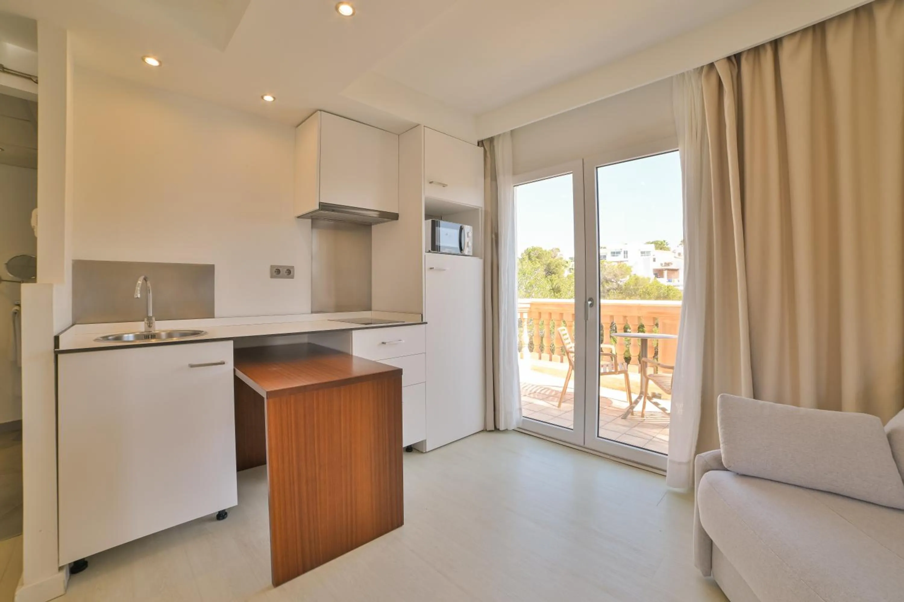 Kitchen or kitchenette in Apartamentos Azul Playa