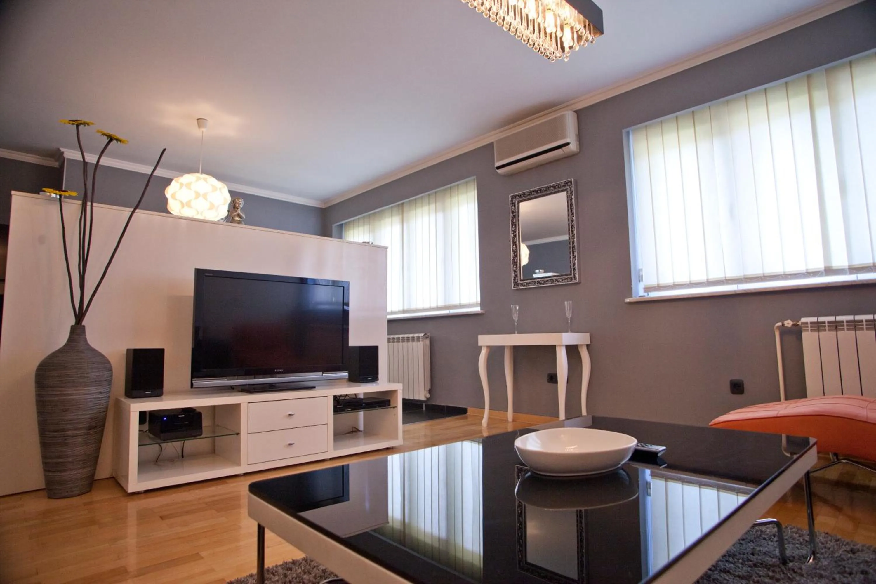 Angel Apartment