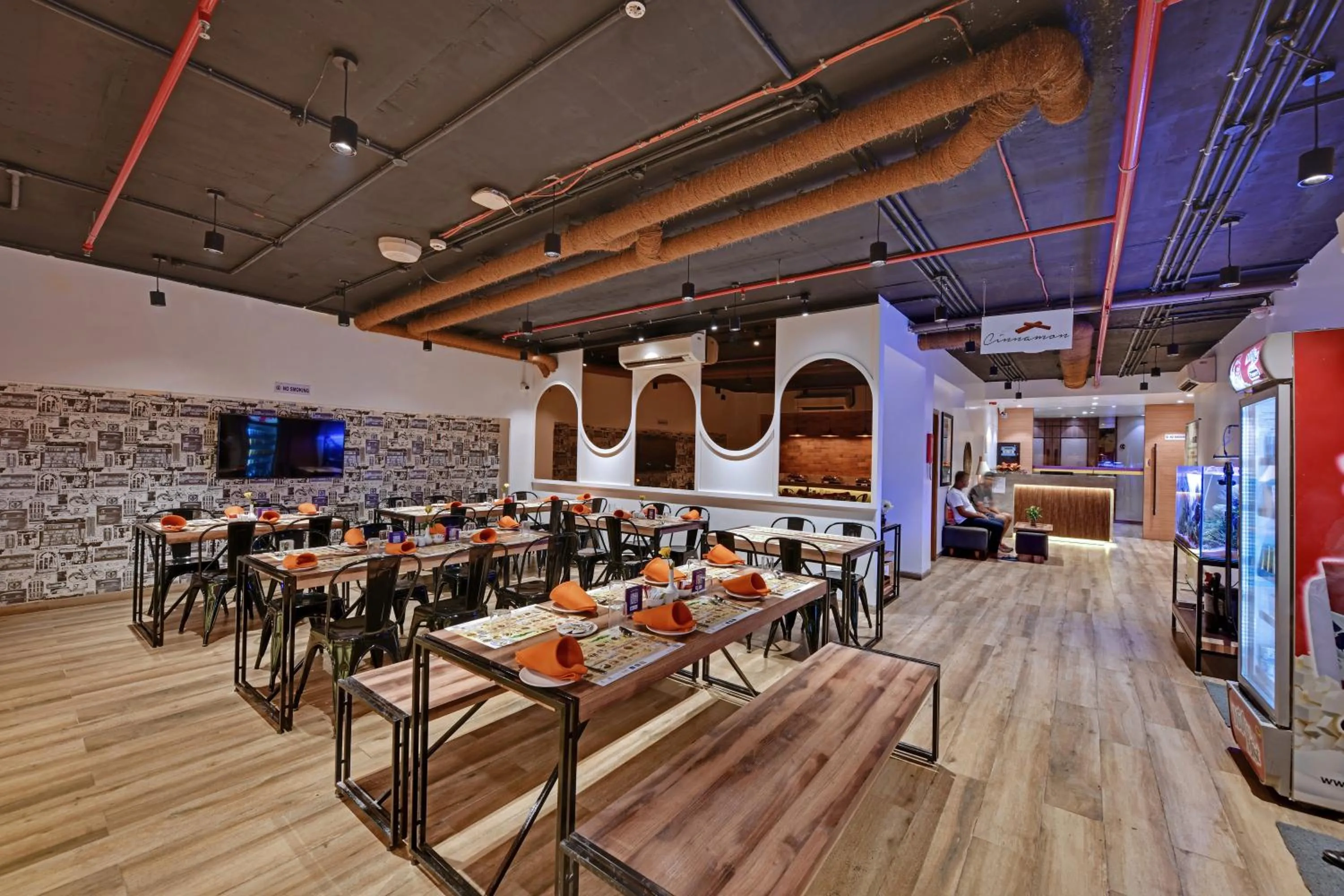 Restaurant/places to eat in Click Hotels Andheri MIDC