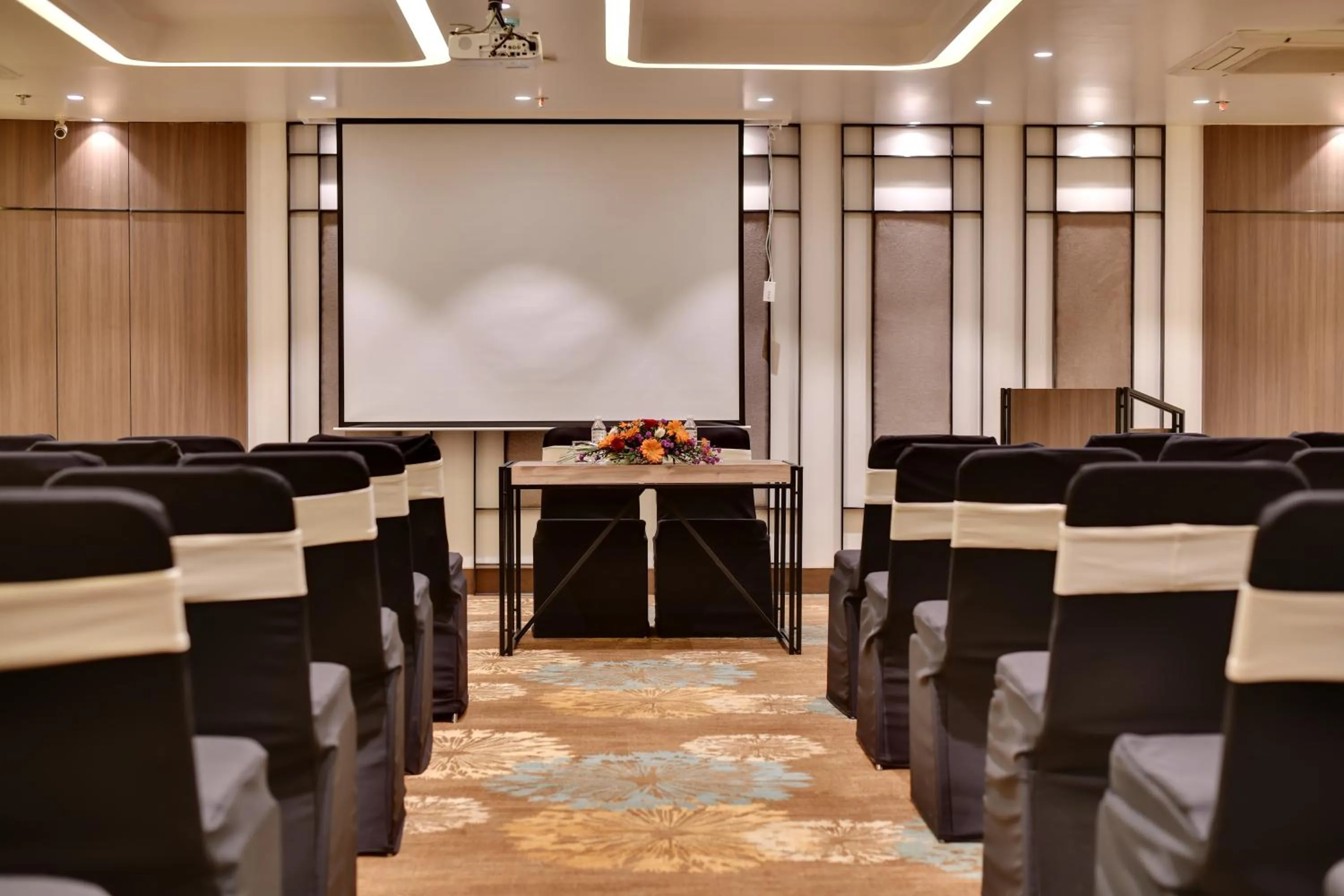 Banquet/Function facilities in Click Hotels Andheri MIDC