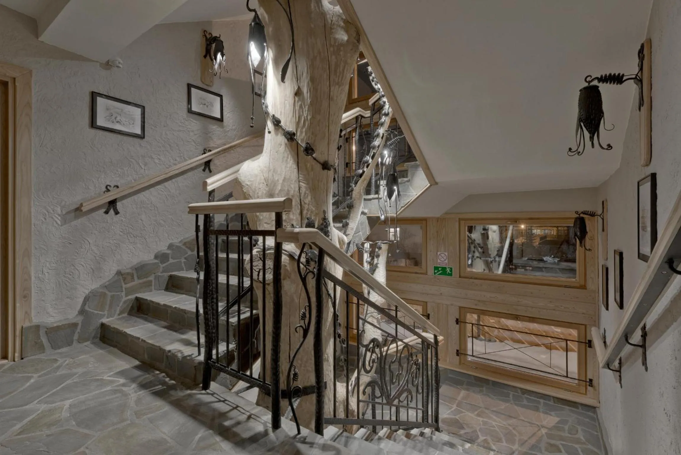 Decorative detail in Willa Tatiana Lux