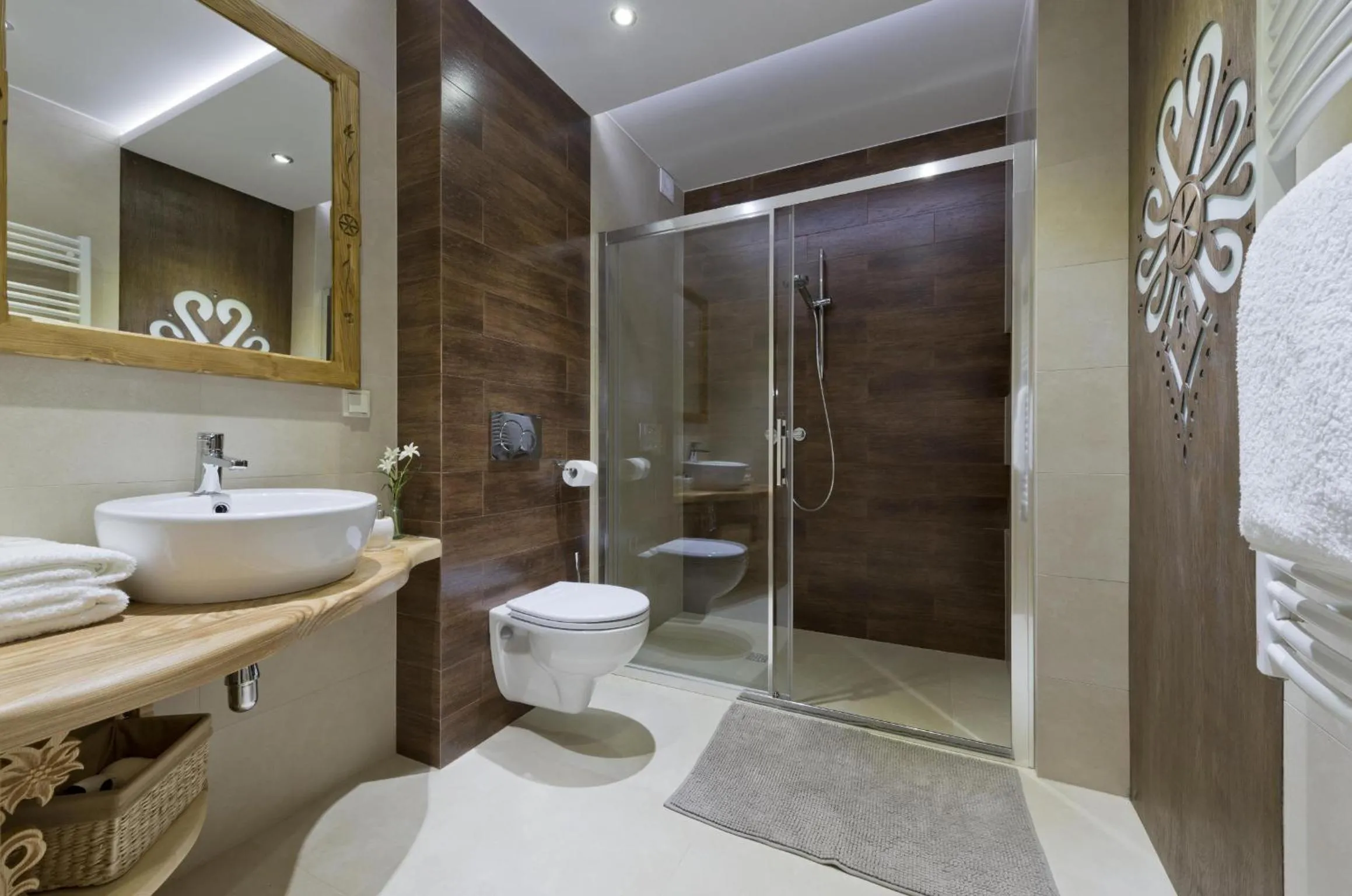 Shower in Willa Tatiana Lux