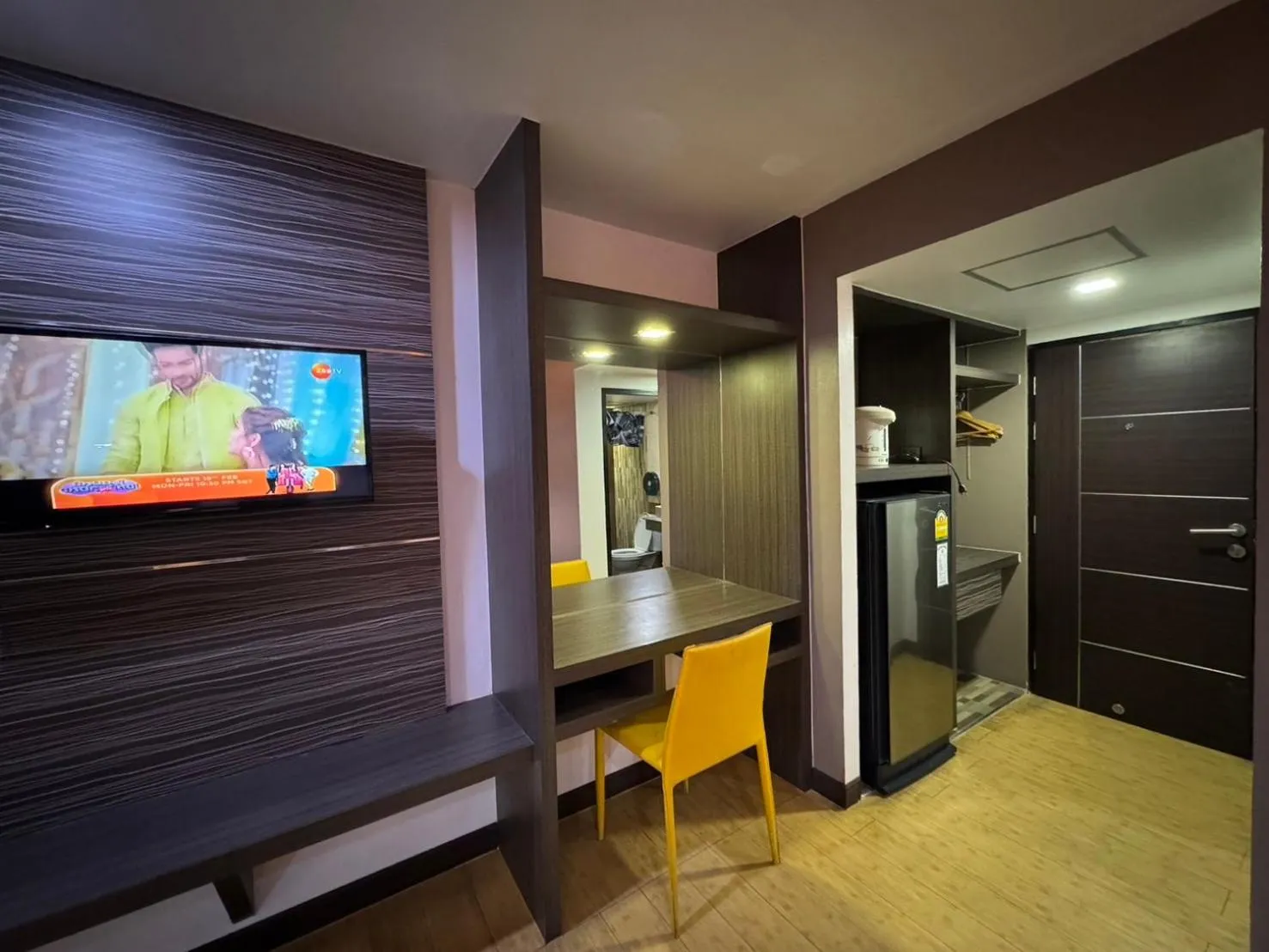 Communal lounge/ TV room in MrMac's Place