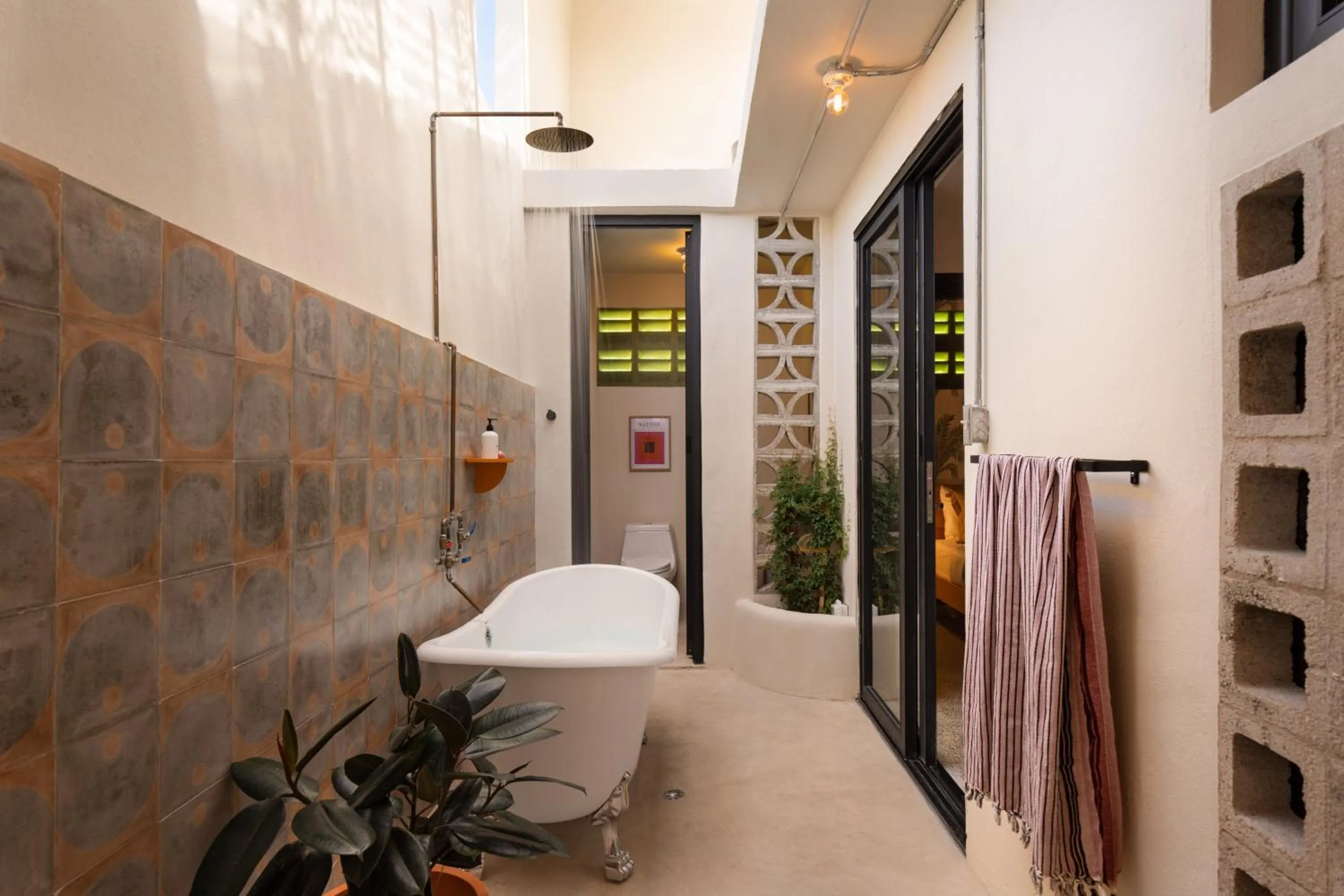 Bathroom in NOA by DW