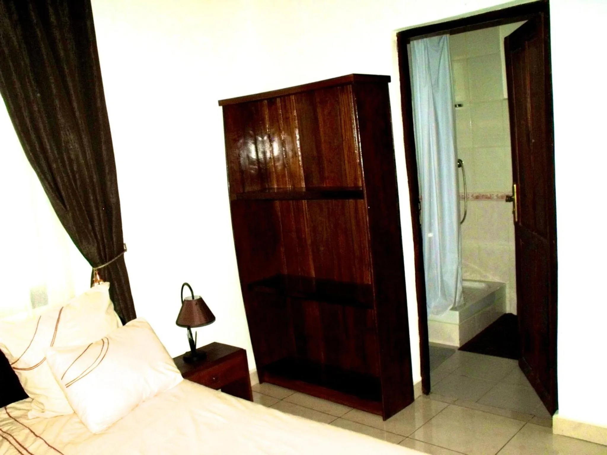 Bedroom, Bed in Iarimbato Hotel