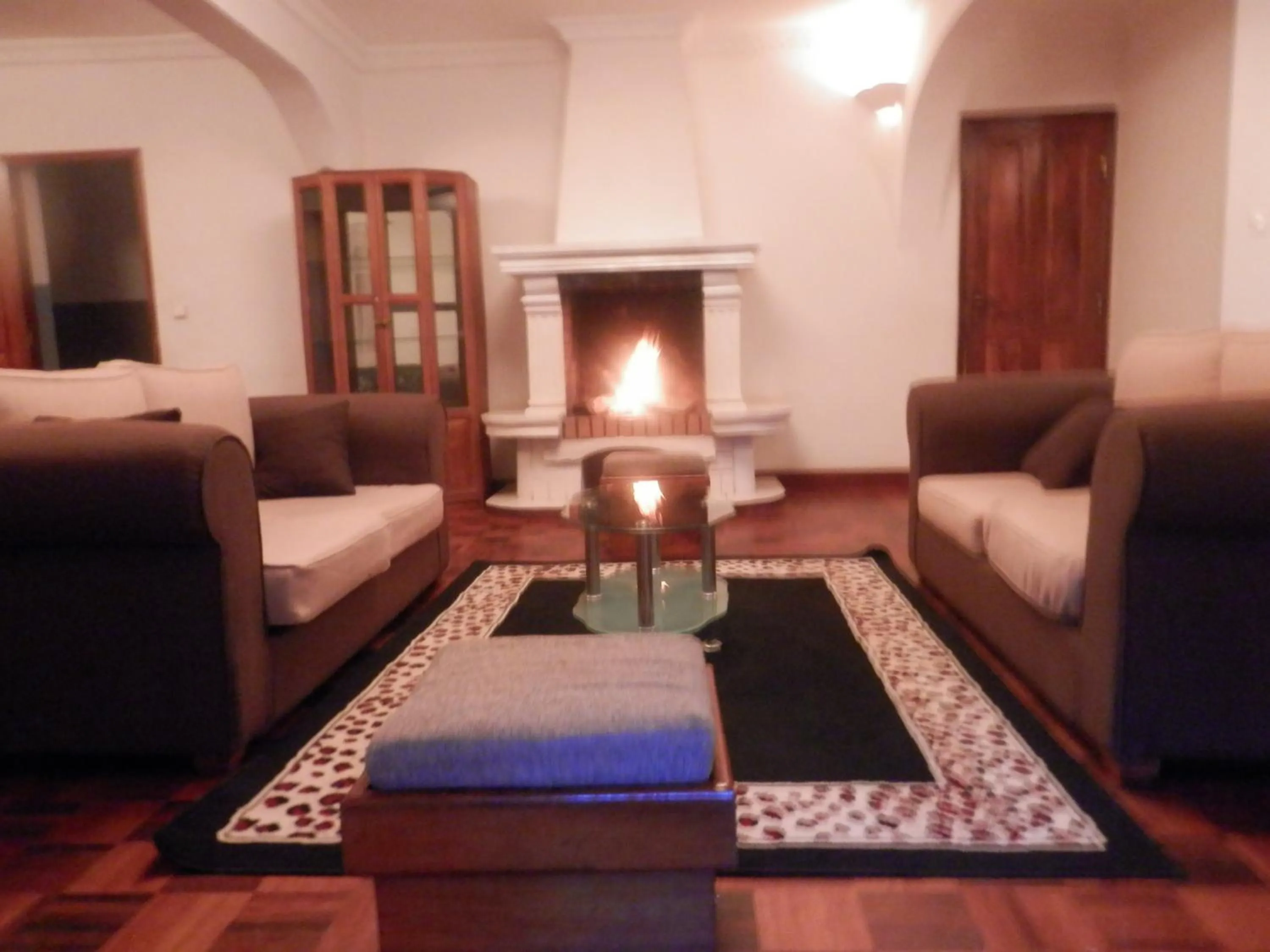 Communal lounge/ TV room in Iarimbato Hotel