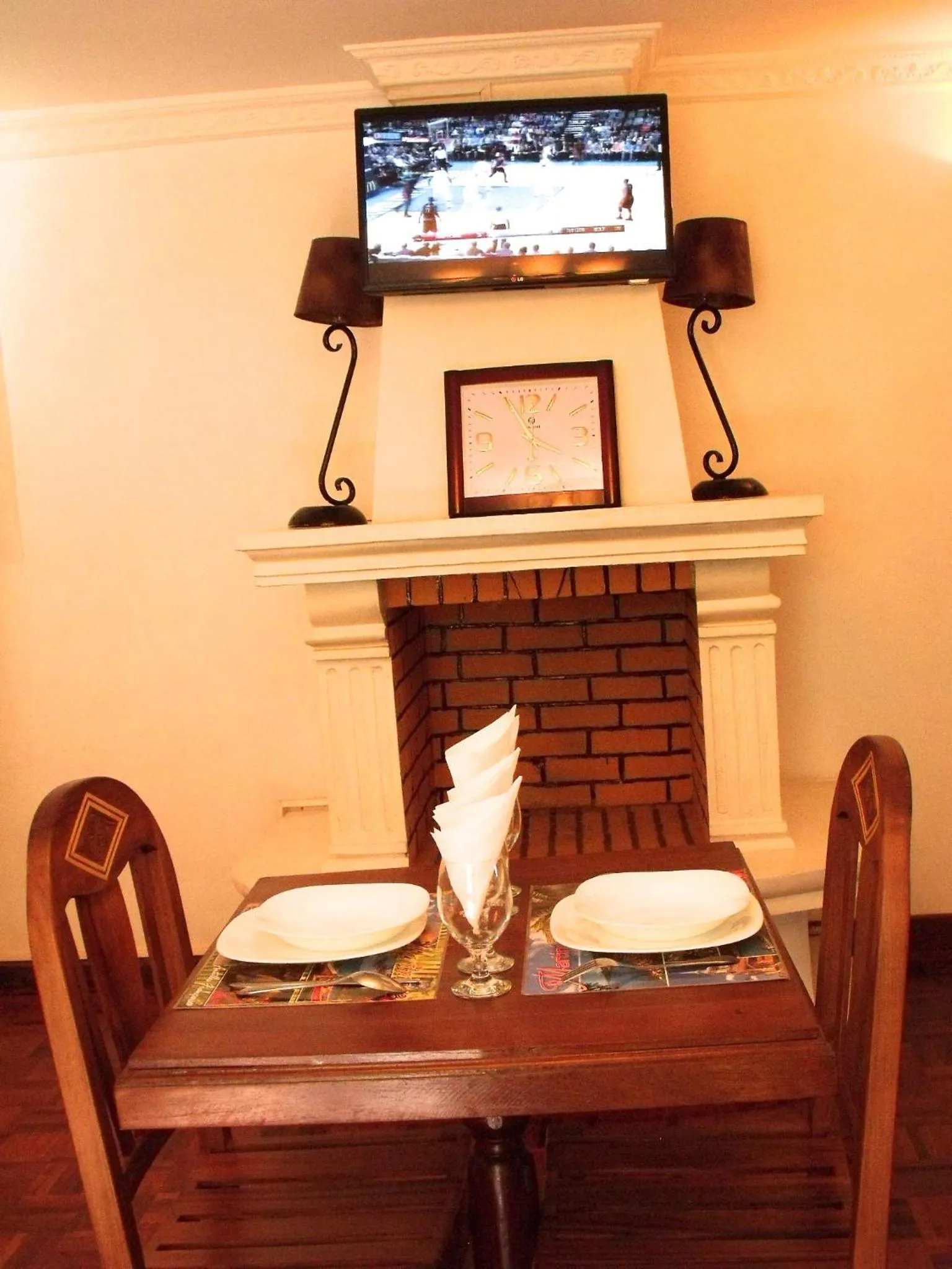 Restaurant/places to eat in Iarimbato Hotel