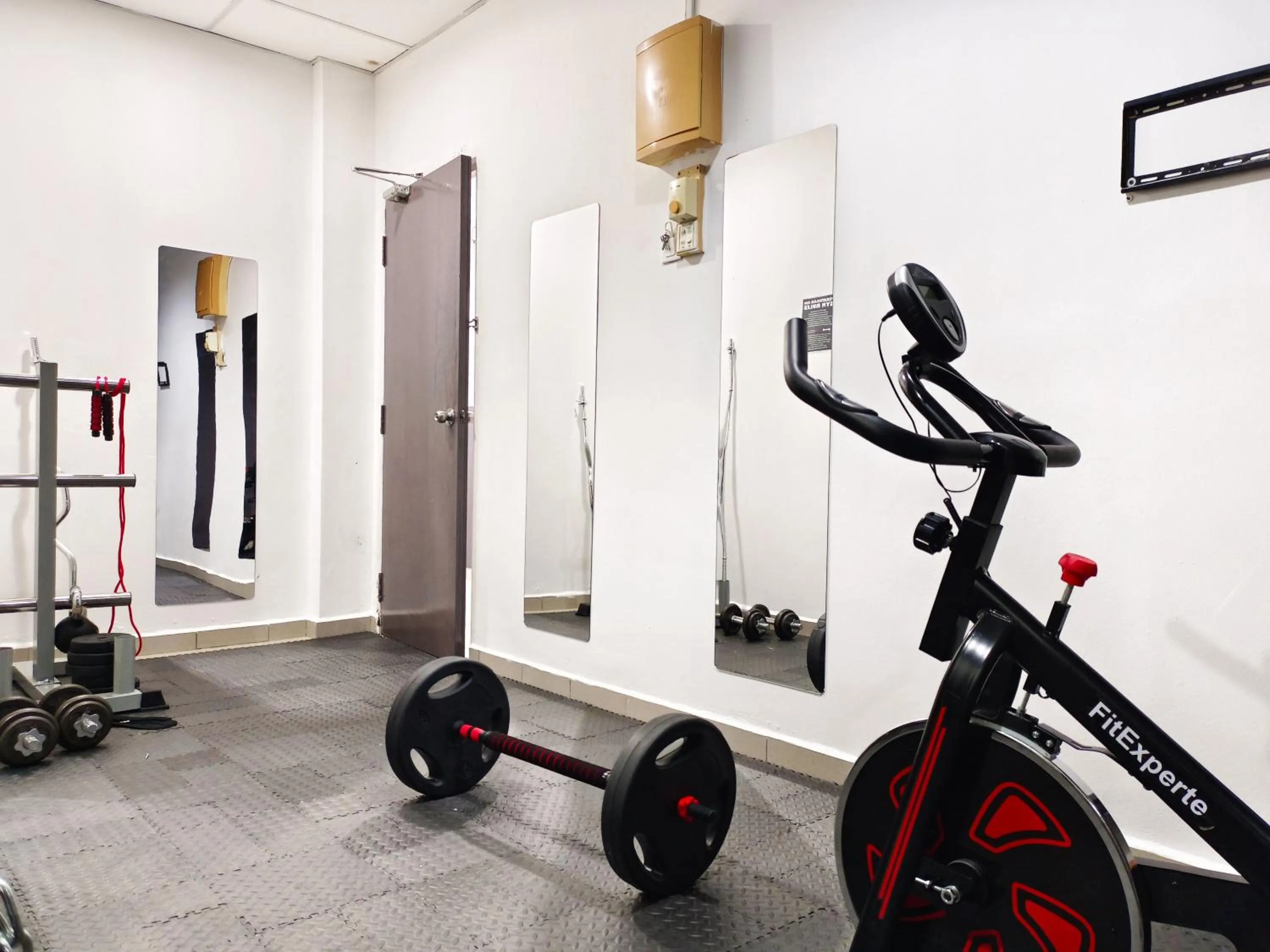 Fitness centre/facilities in Salaam Suites Hotel