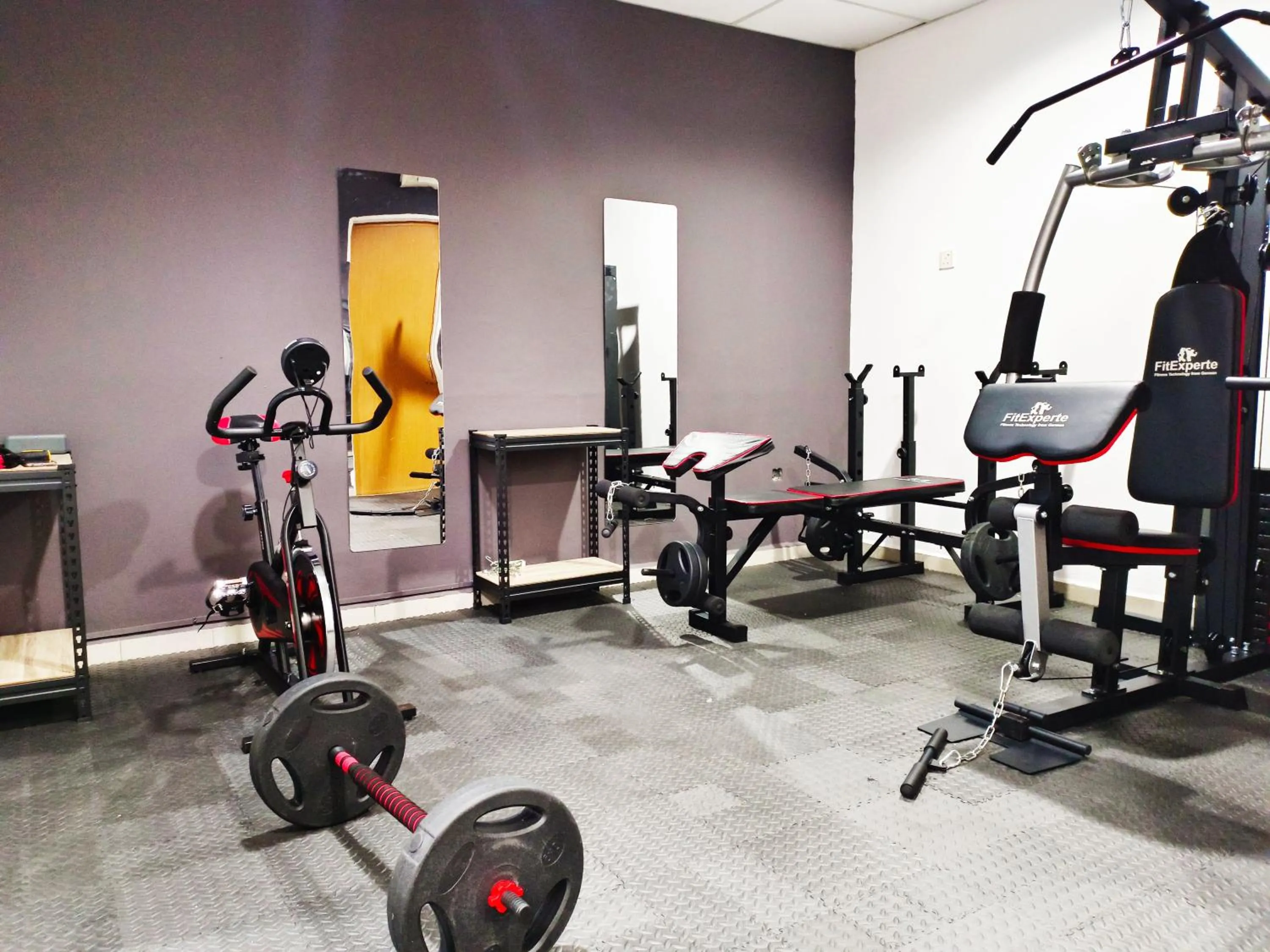 Fitness centre/facilities in Salaam Suites Hotel