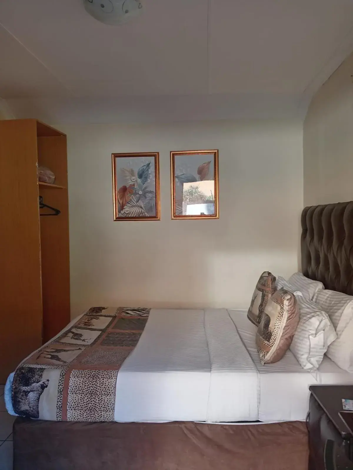 Queen Room - single occupancy in Ecotel Midrand Queen Room - single occupancy in Ecotel Midrand