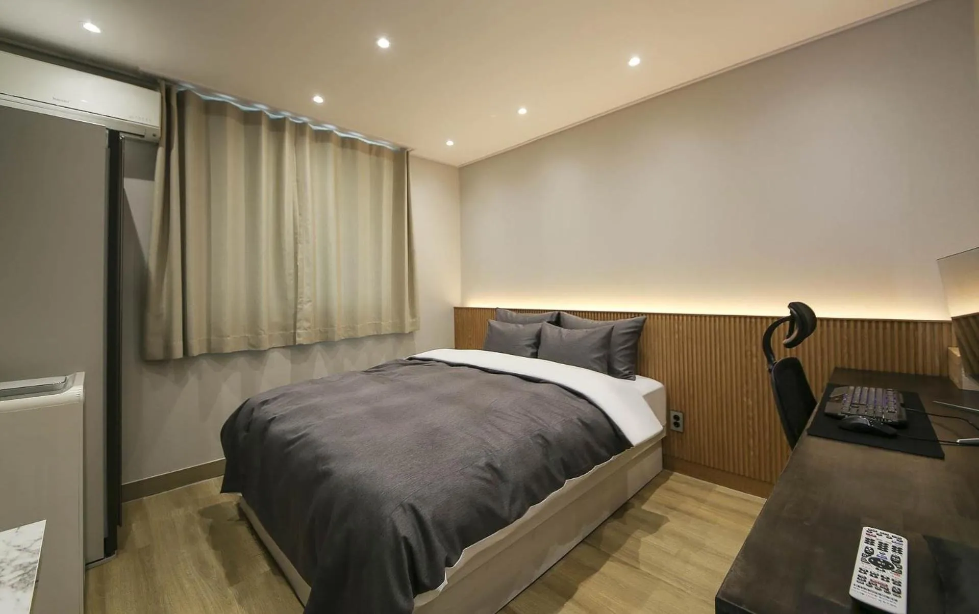 Bed in Hey Gunsan Hotel