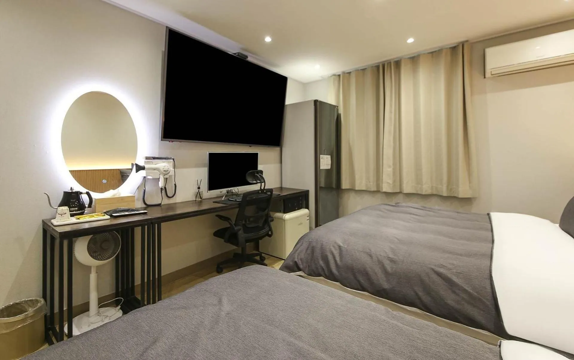 Bed in Hey Gunsan Hotel