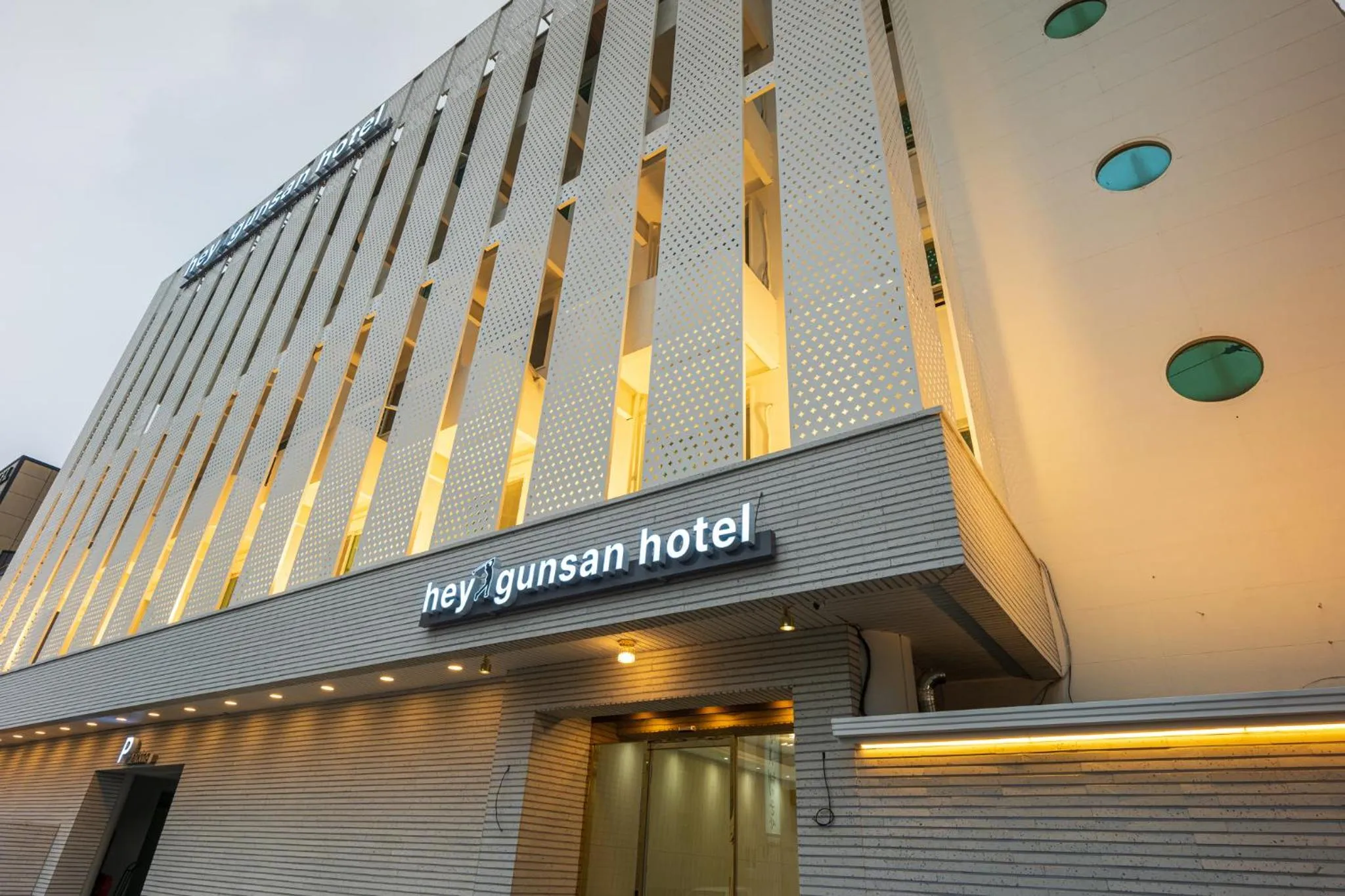 Property building in Hey Gunsan Hotel