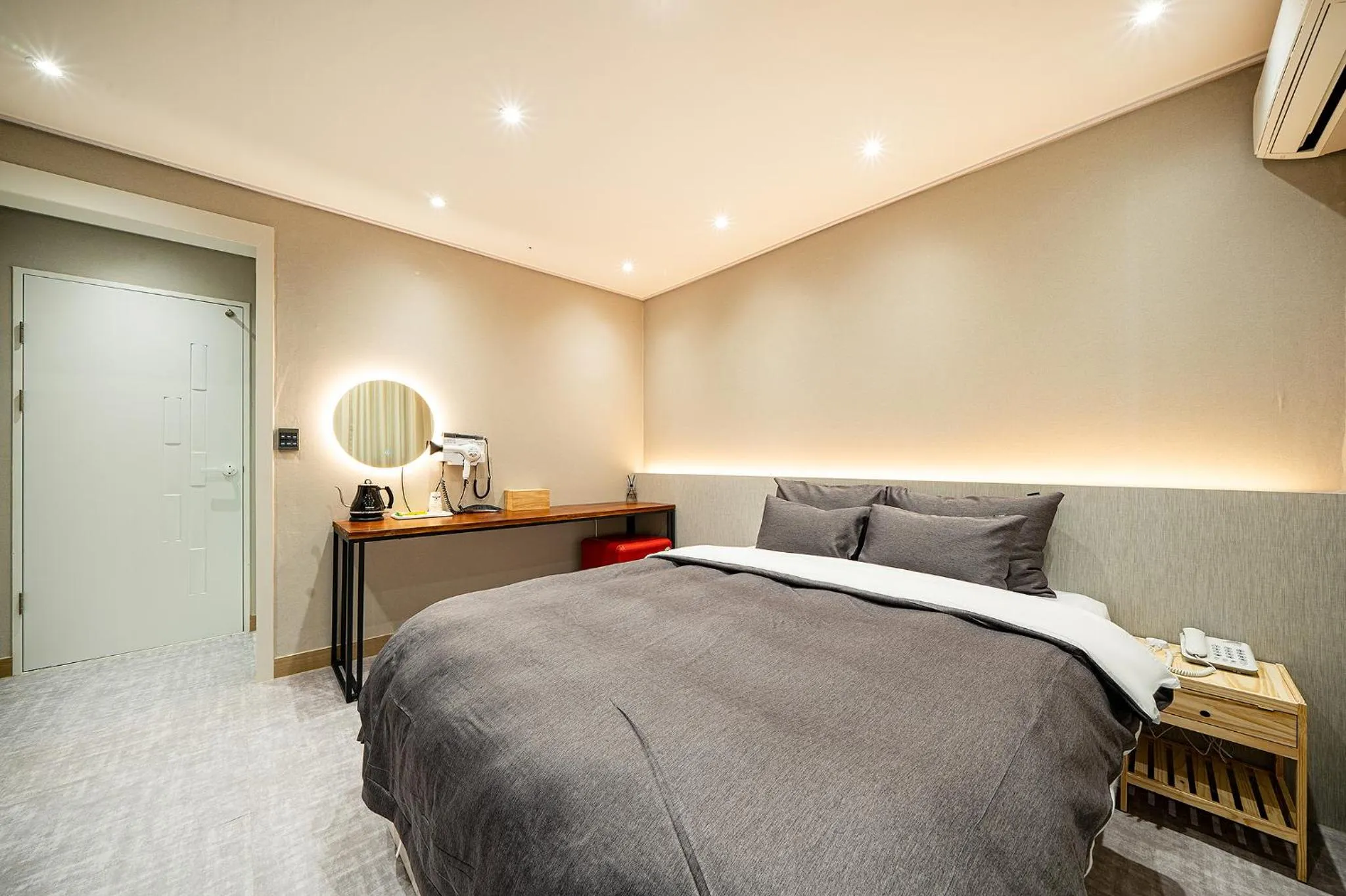 Bed in Hey Gunsan Hotel