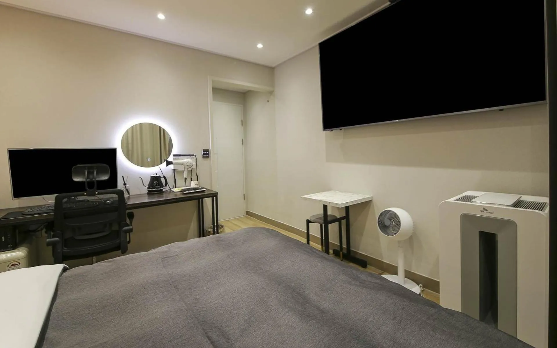 Bed in Hey Gunsan Hotel