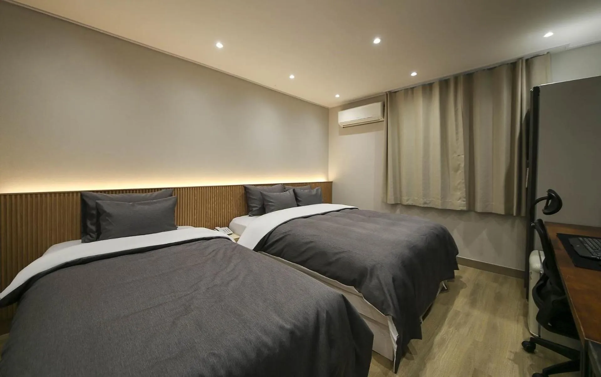 Bed in Hey Gunsan Hotel