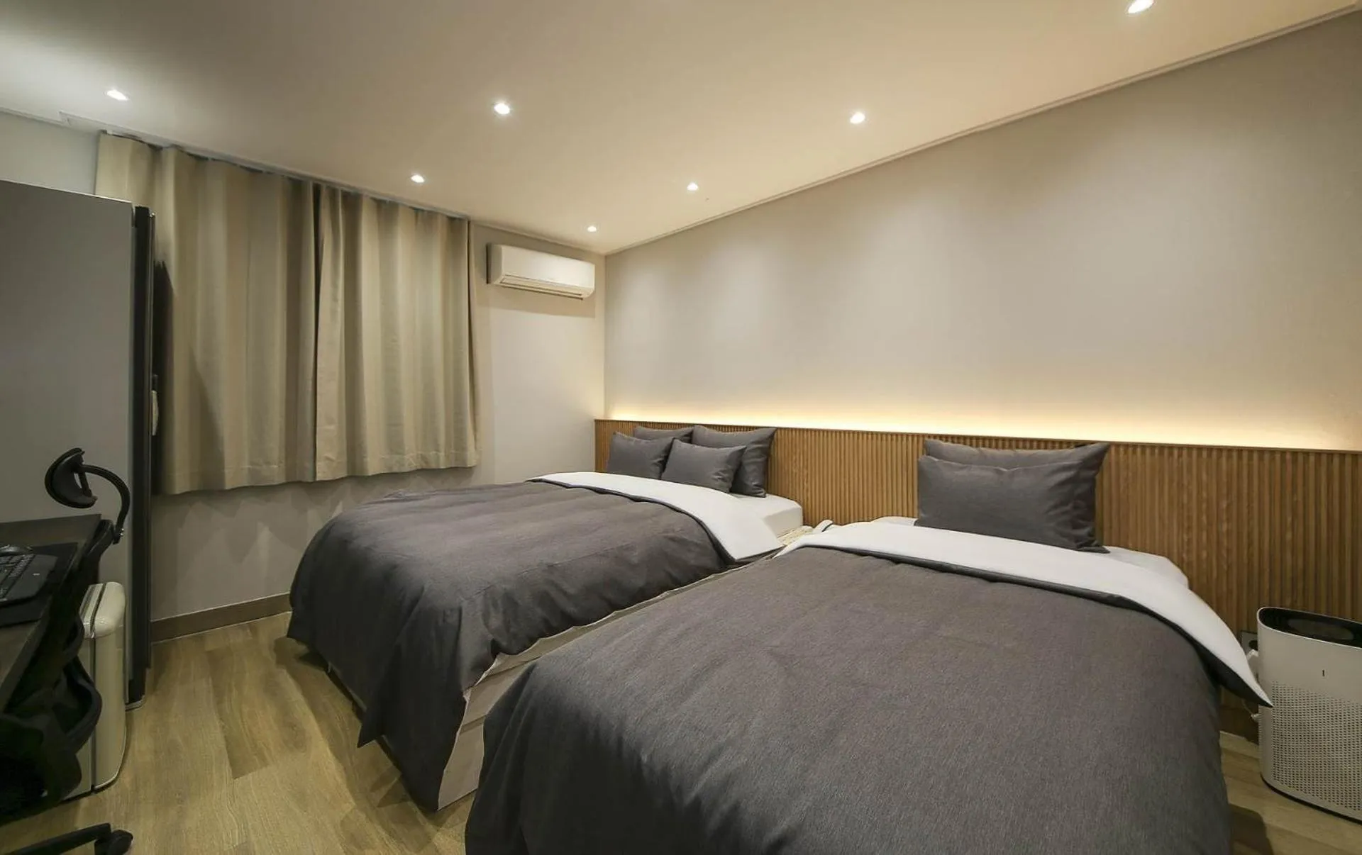 Bed in Hey Gunsan Hotel