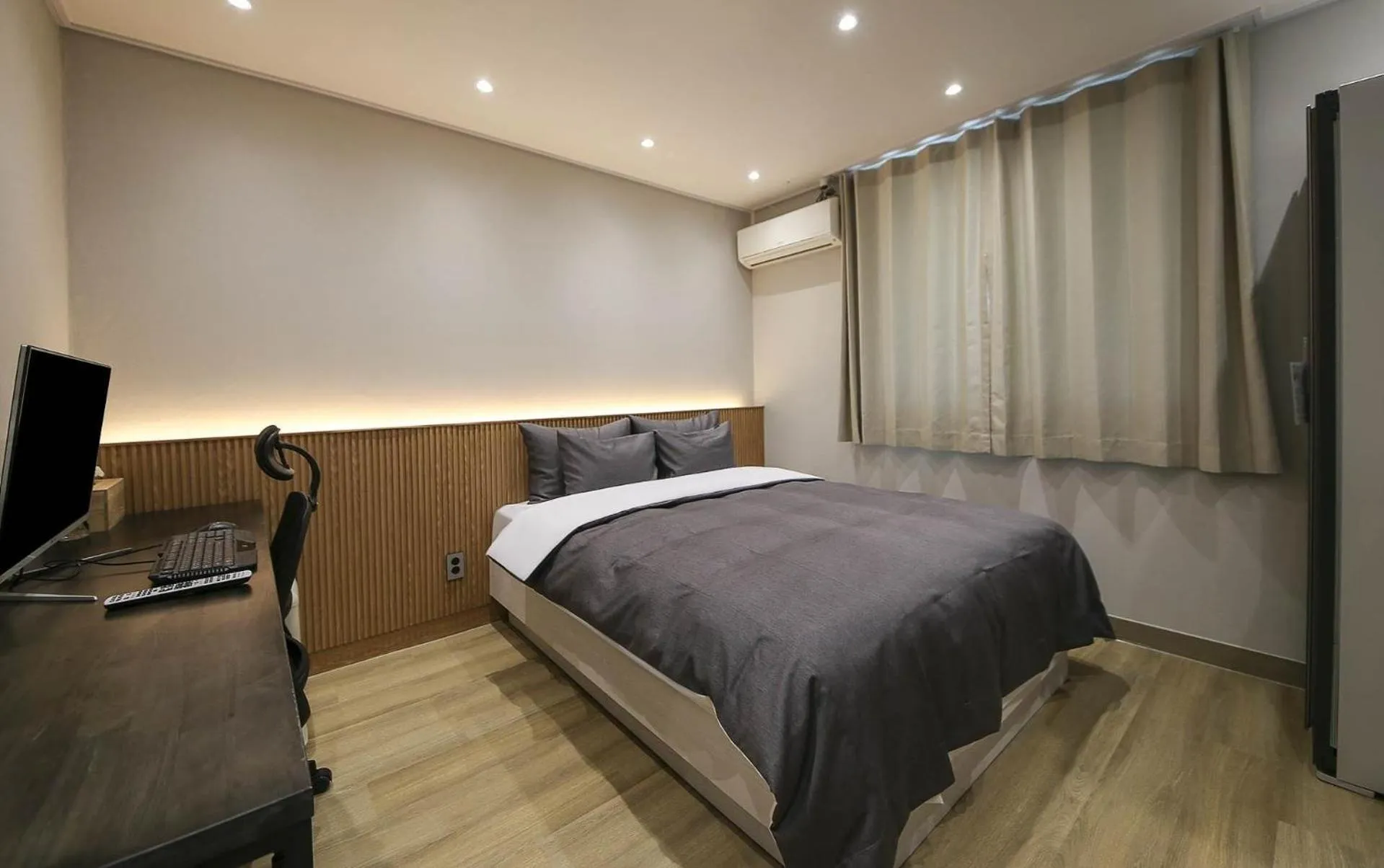 Bed in Hey Gunsan Hotel