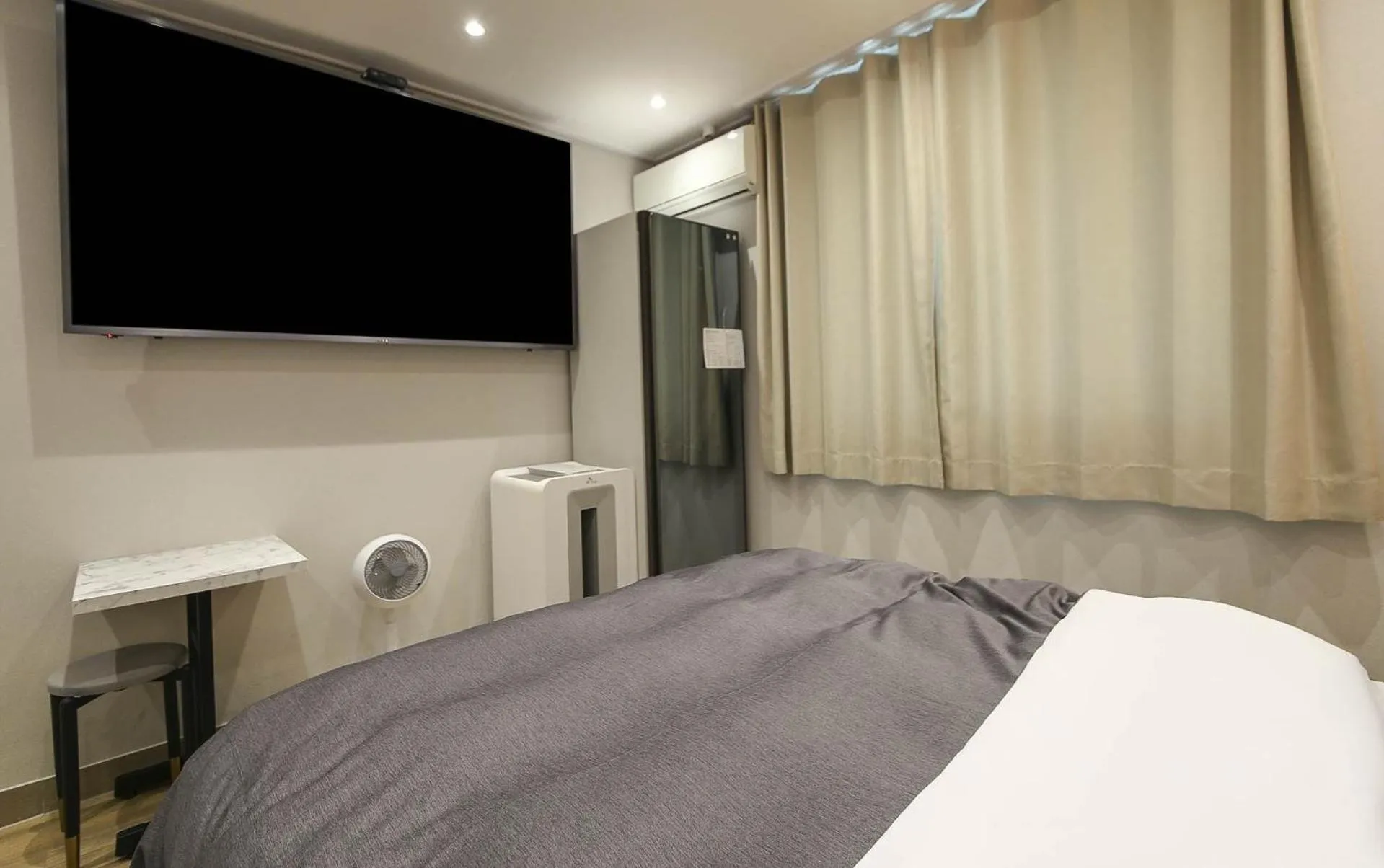 Bed in Hey Gunsan Hotel