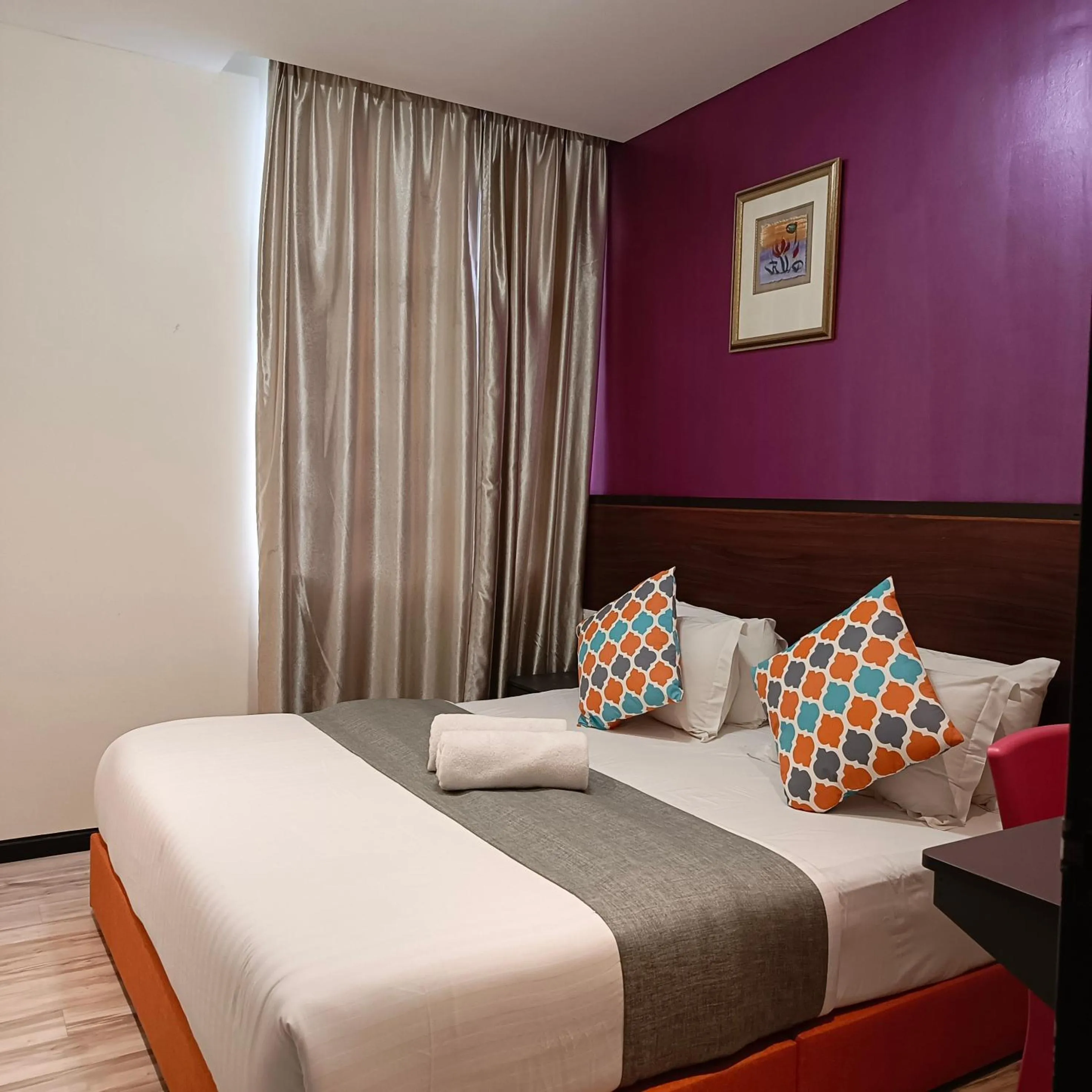 Bed in Beautiful Marigold Hotel