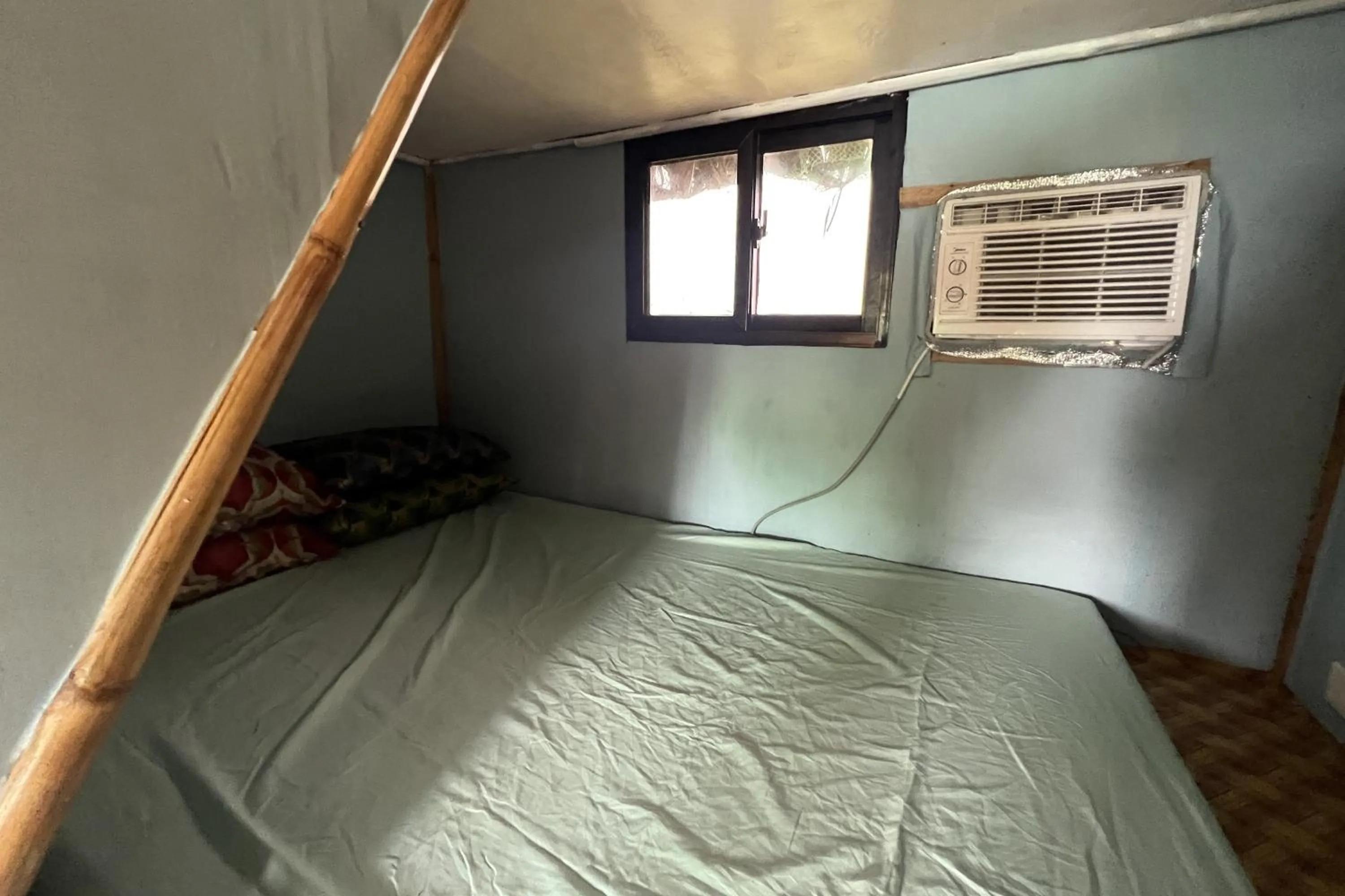Bedroom, Bed in Lover's Point Beach Front Resort