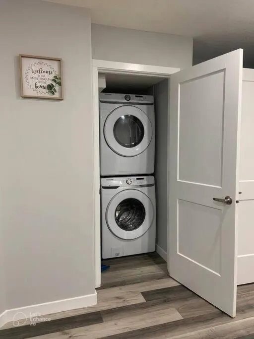 Guest Suite in Regina - Queen Bed