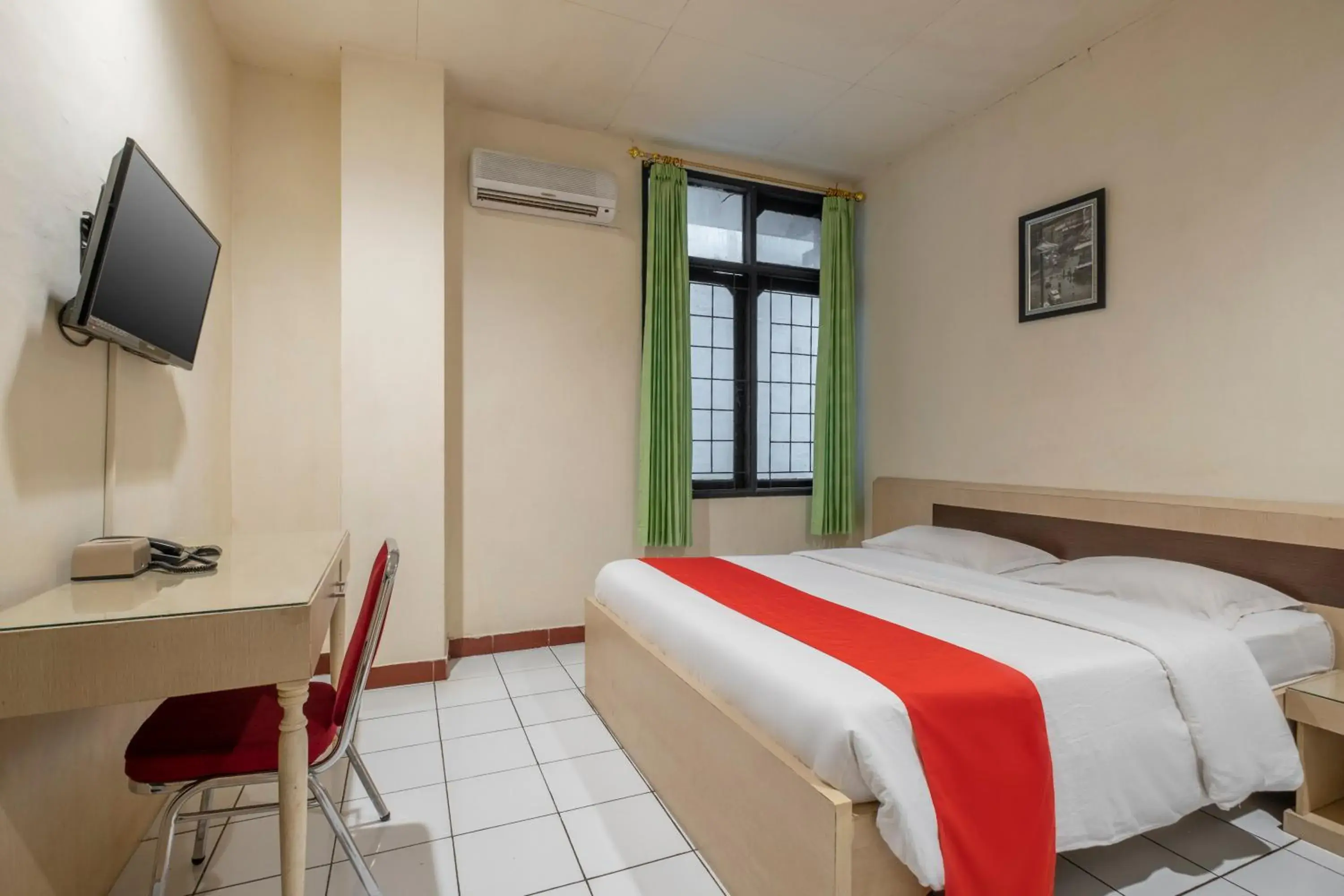 Bedroom, Bed in HOTEL BALI MAKASSAR Bedroom, Bed in HOTEL BALI MAKASSAR