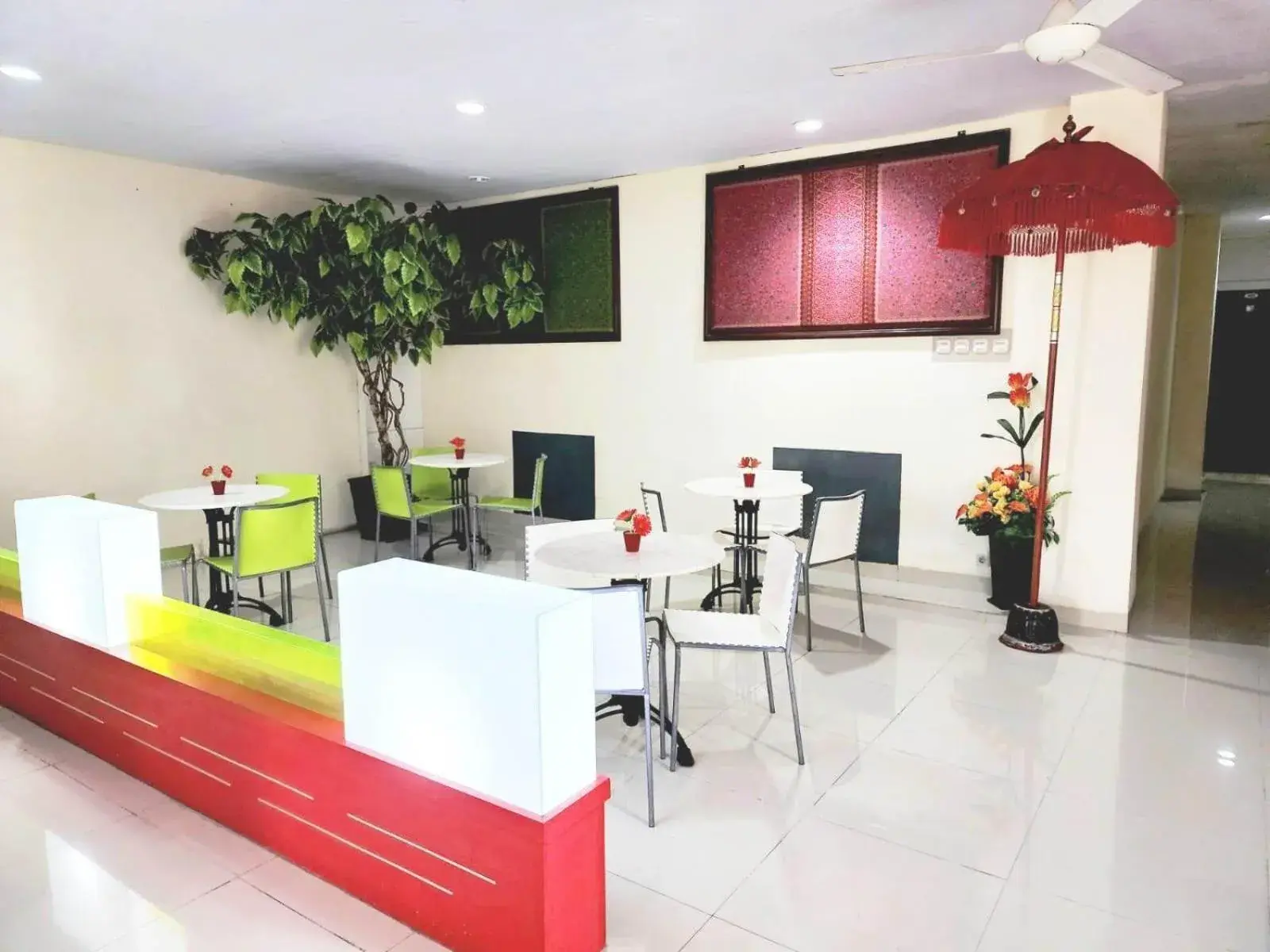 Restaurant/places to eat in HOTEL BALI MAKASSAR Restaurant/places to eat in HOTEL BALI MAKASSAR