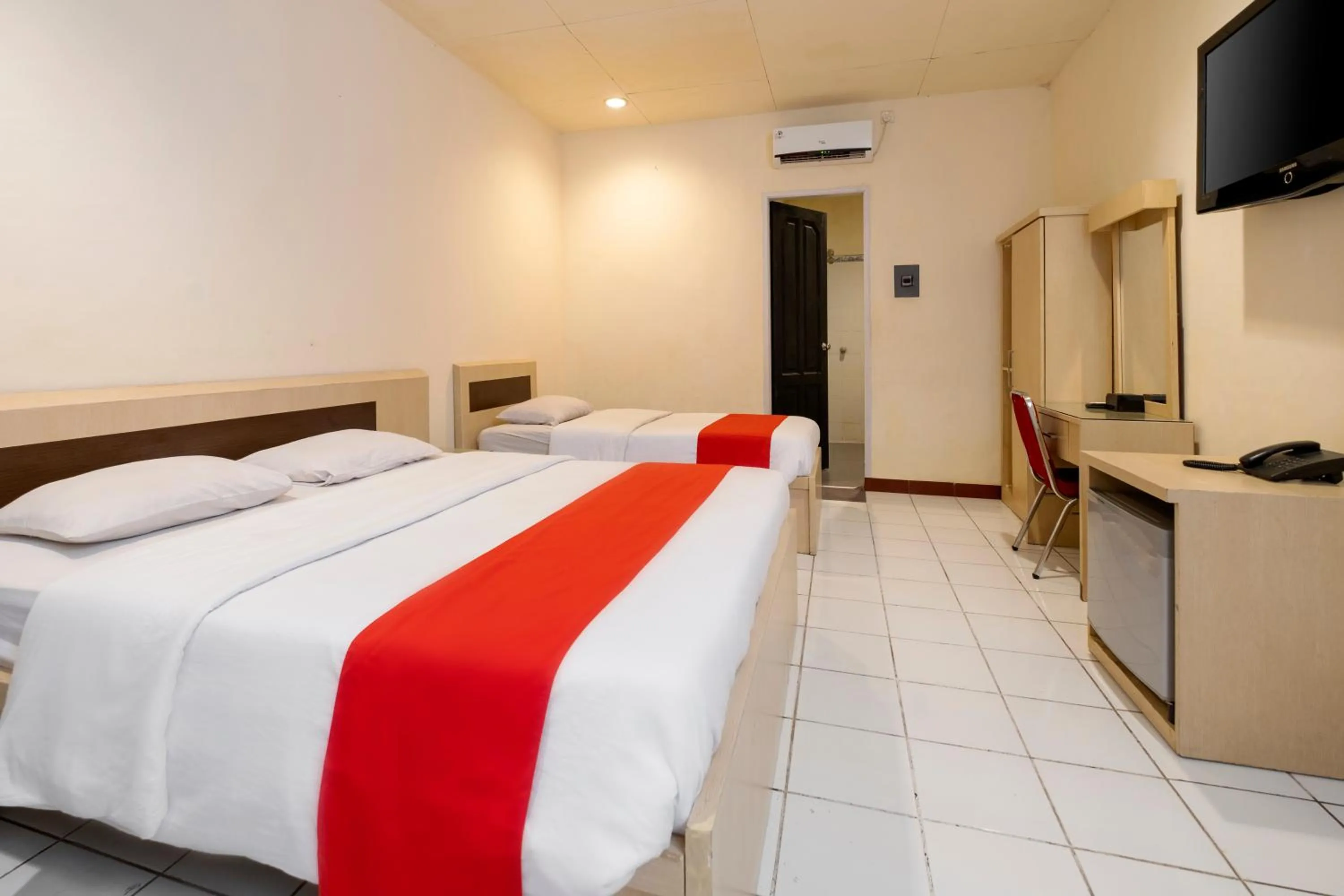 Bedroom, Bed in HOTEL BALI MAKASSAR