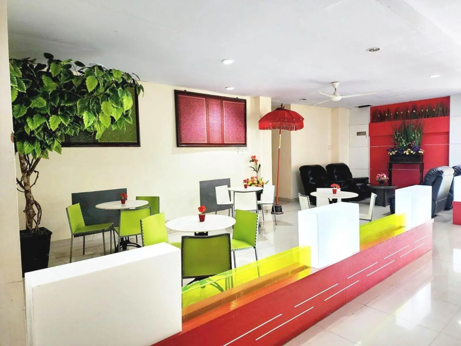 Restaurant/places to eat in HOTEL BALI MAKASSAR