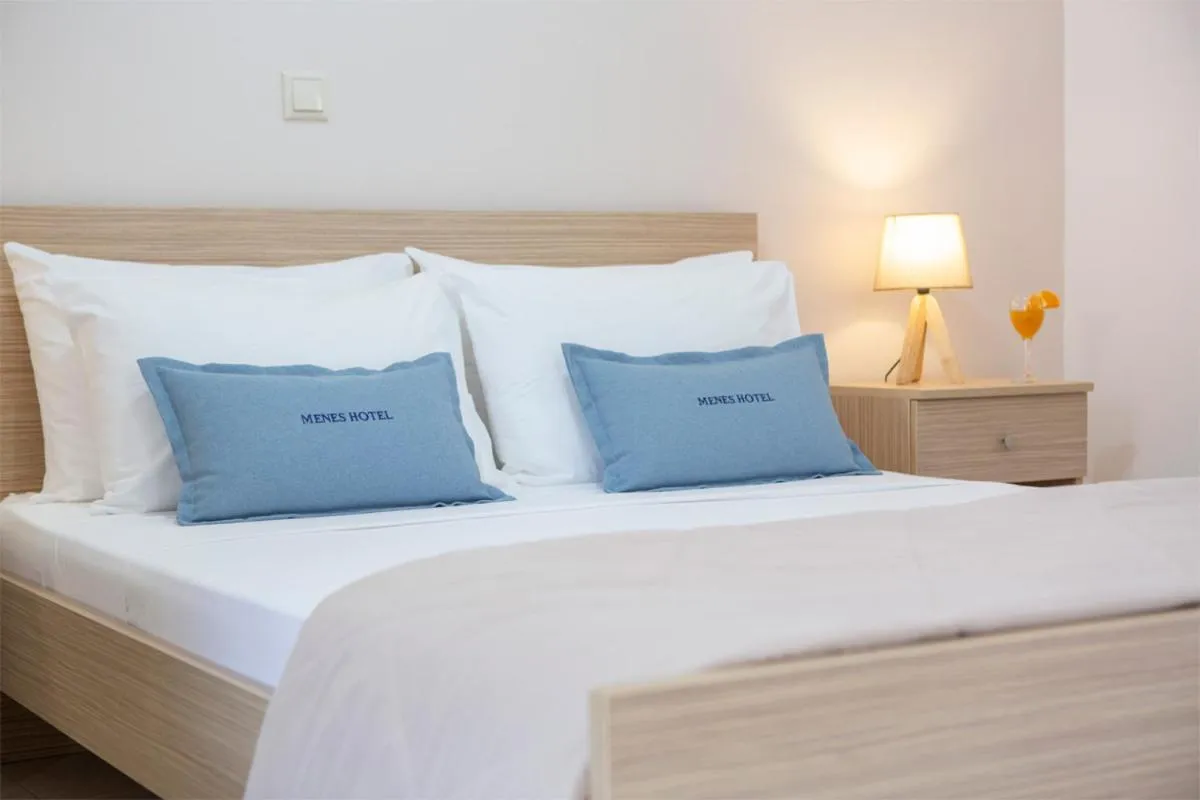 Bed in Menes Hotel