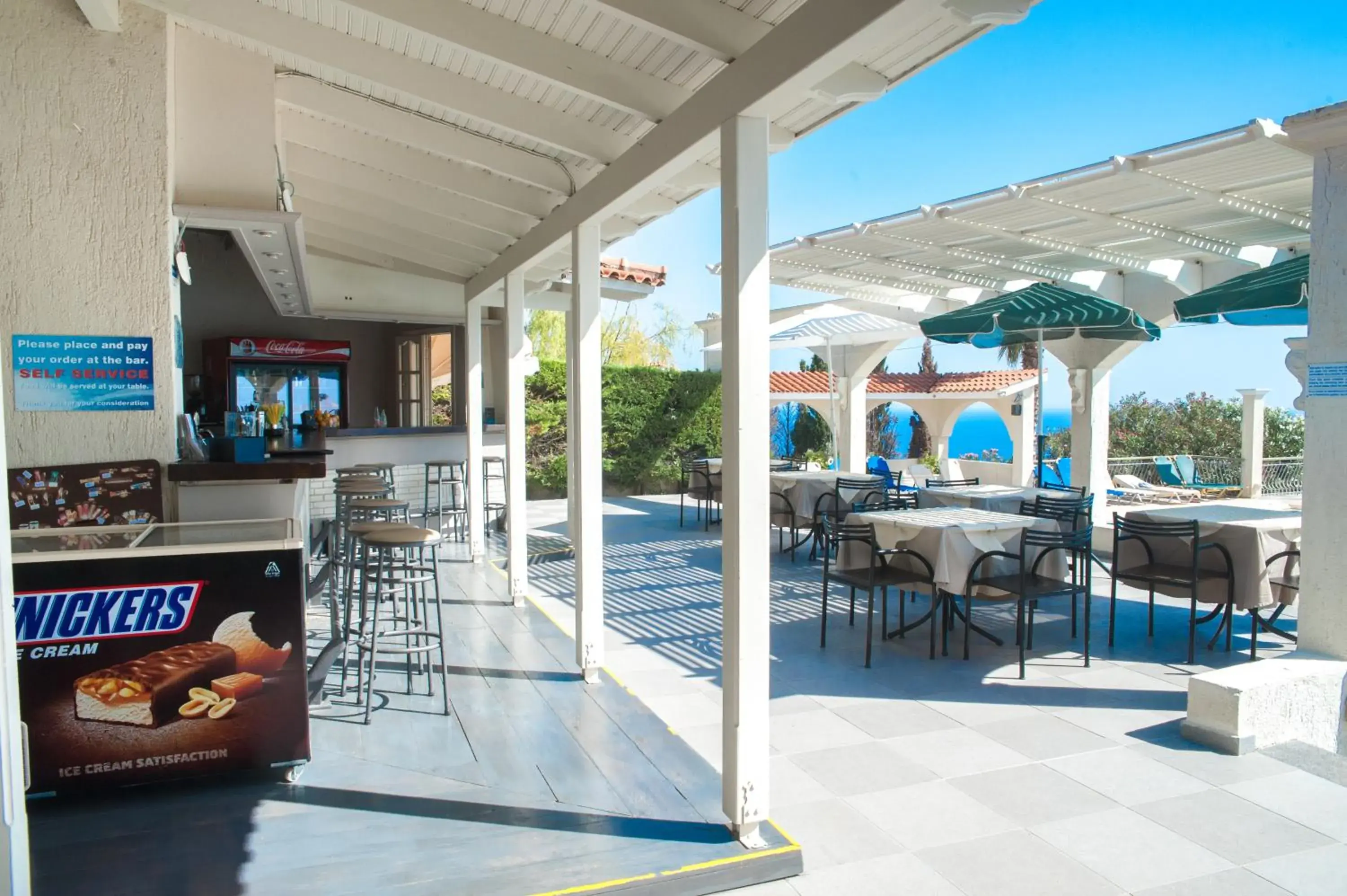 Restaurant/places to eat in Mouikis Sun Village Restaurant/places to eat in Mouikis Sun Village