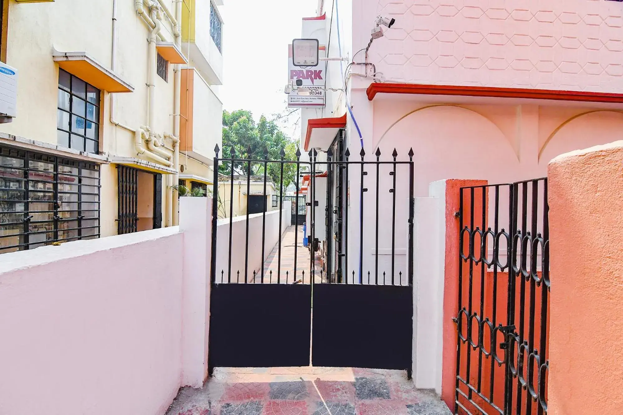 Facade/entrance in FabHotel D Park - Nr Dum Dum Junction Facade/entrance in FabHotel D Park - Nr Dum Dum Junction