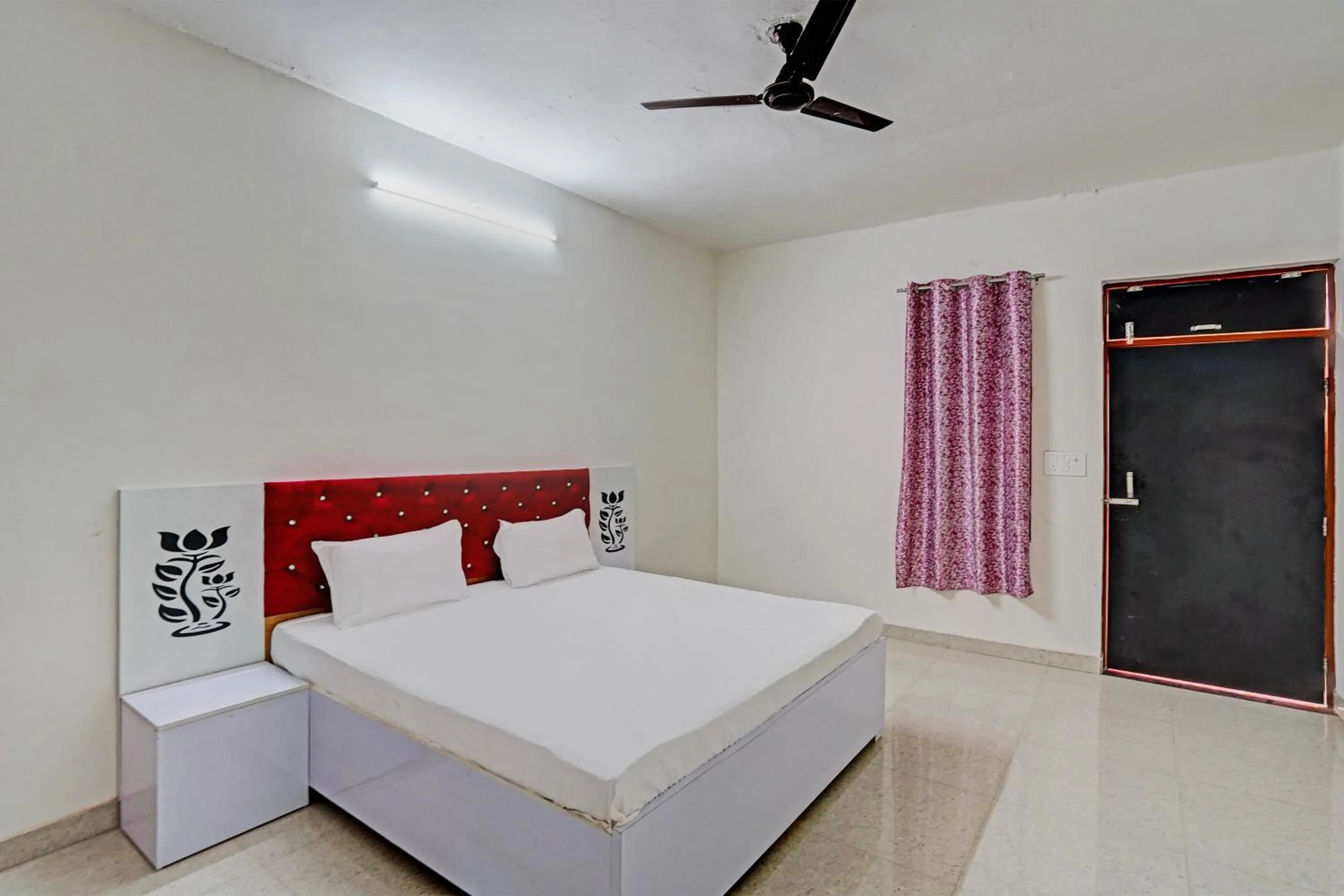 Bedroom, Bed in Hotel O Chawla's Hotel & Restaurant