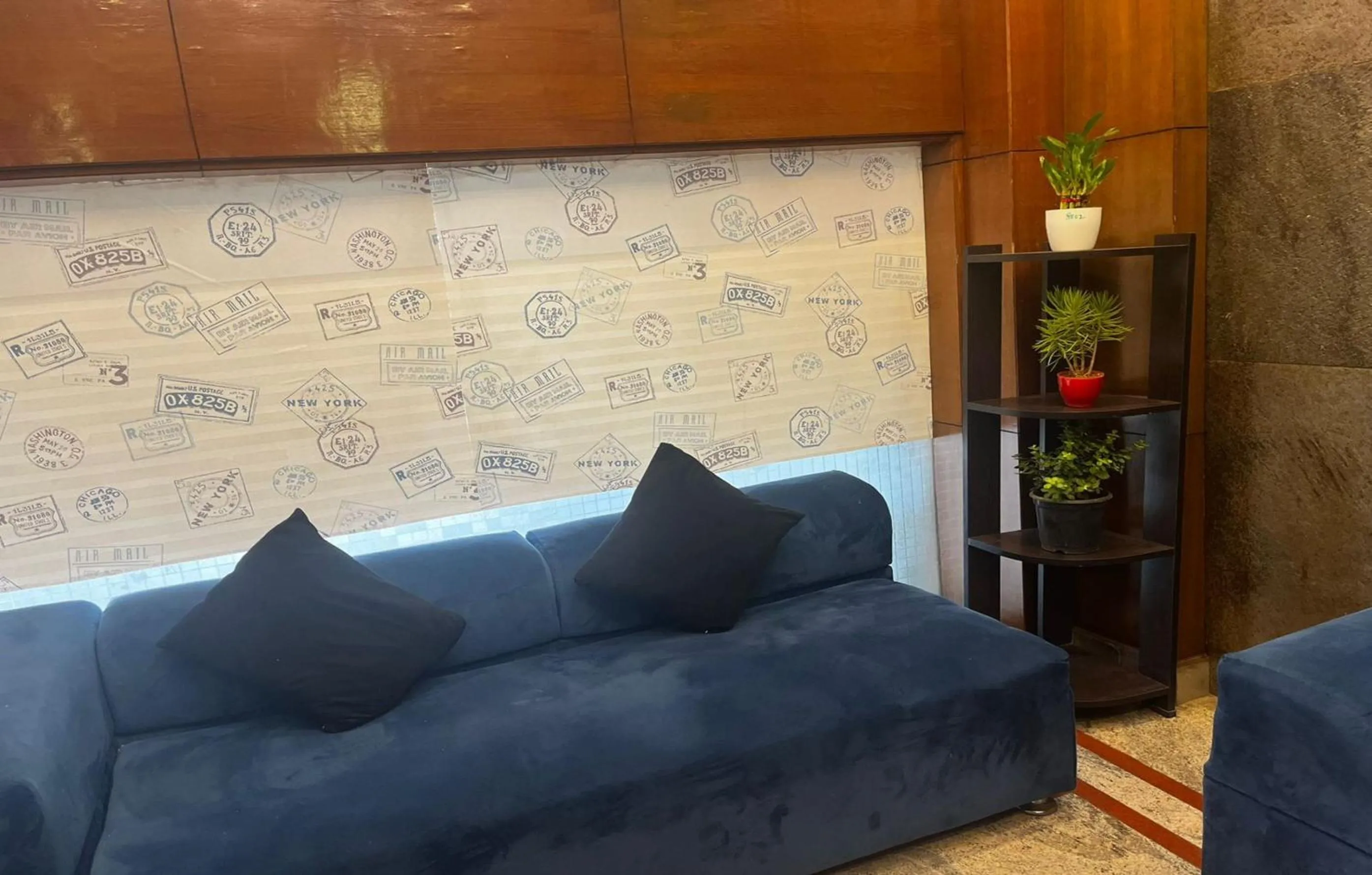 Seating area in Blue Bliss Hotels By PPH Living Infantry Road