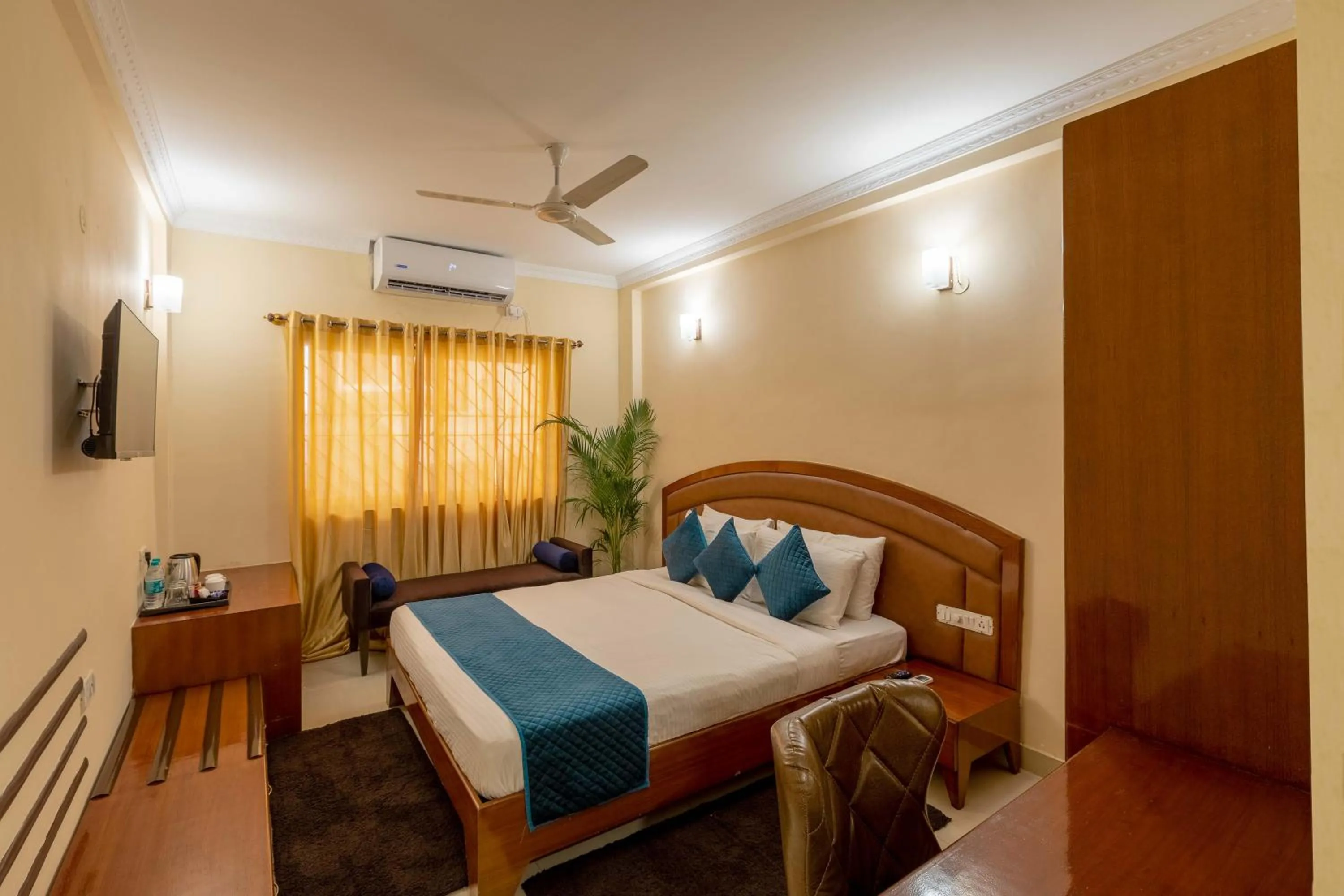 TV and multimedia, Bed in Blue Bliss Hotels By PPH Living Infantry Road