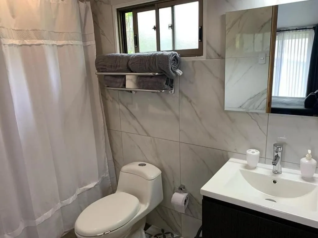 Toilet in Cabañas Raupa