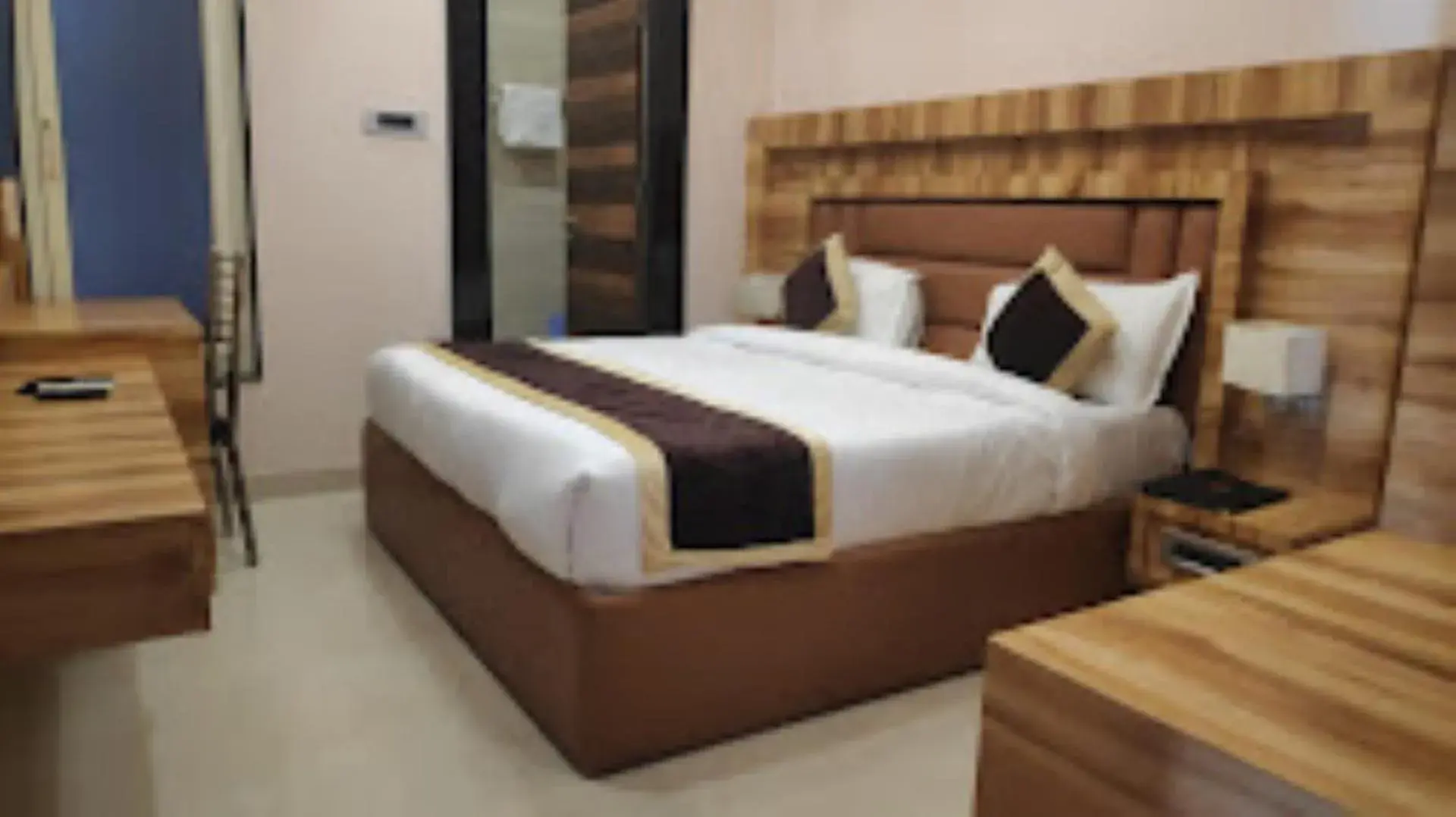 Bed in Shree Dev Villa Hotel Kanpur Bed in Shree Dev Villa Hotel Kanpur