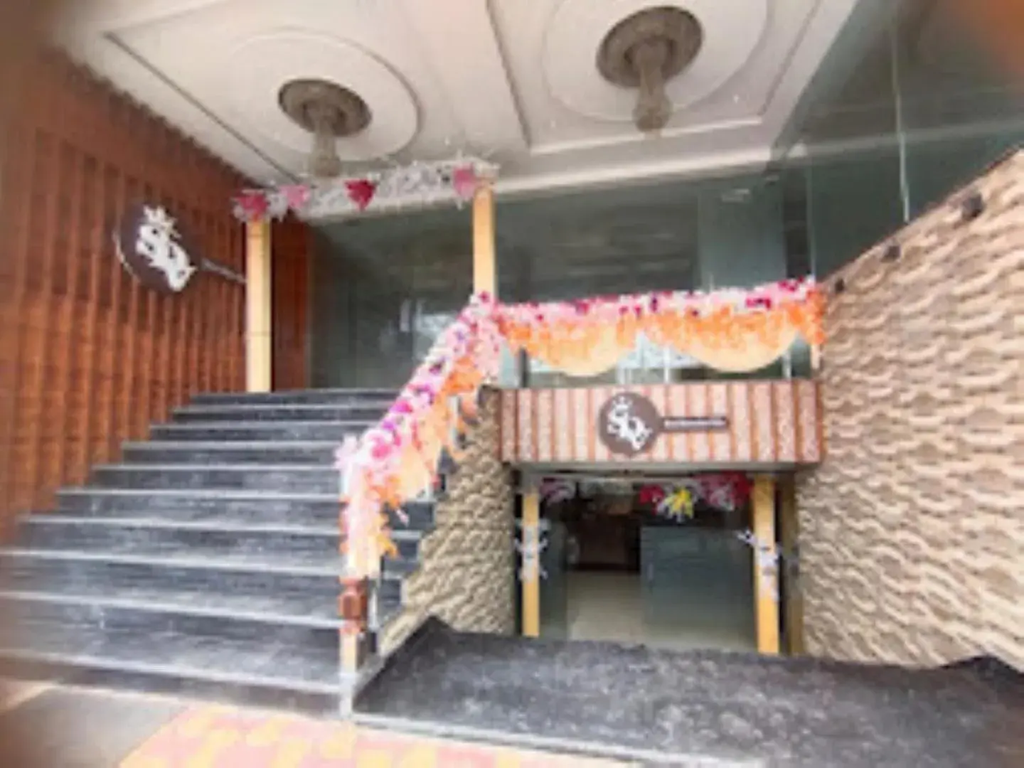 Facade/entrance in Shree Dev Villa Hotel Kanpur Facade/entrance in Shree Dev Villa Hotel Kanpur