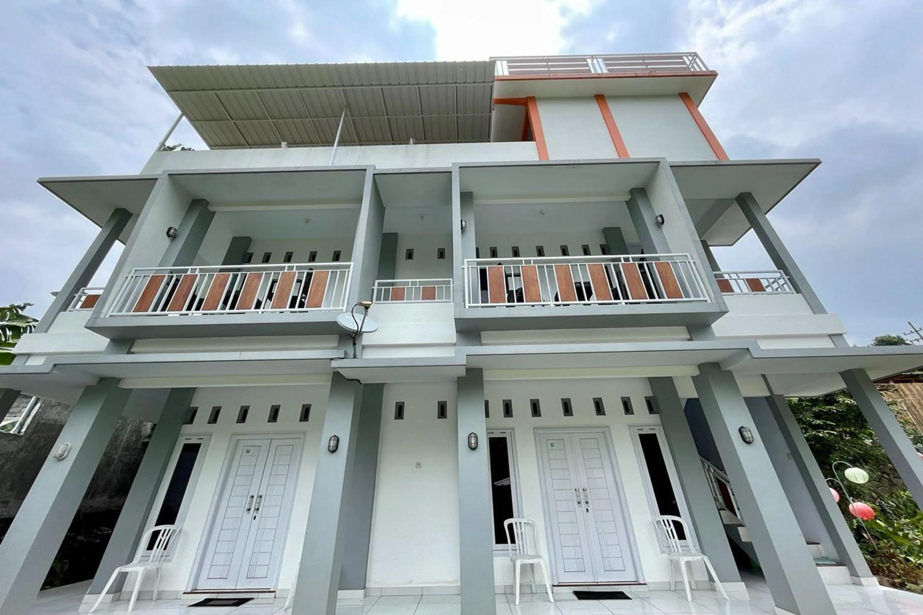 Property building in Rizky Bromo Homestay