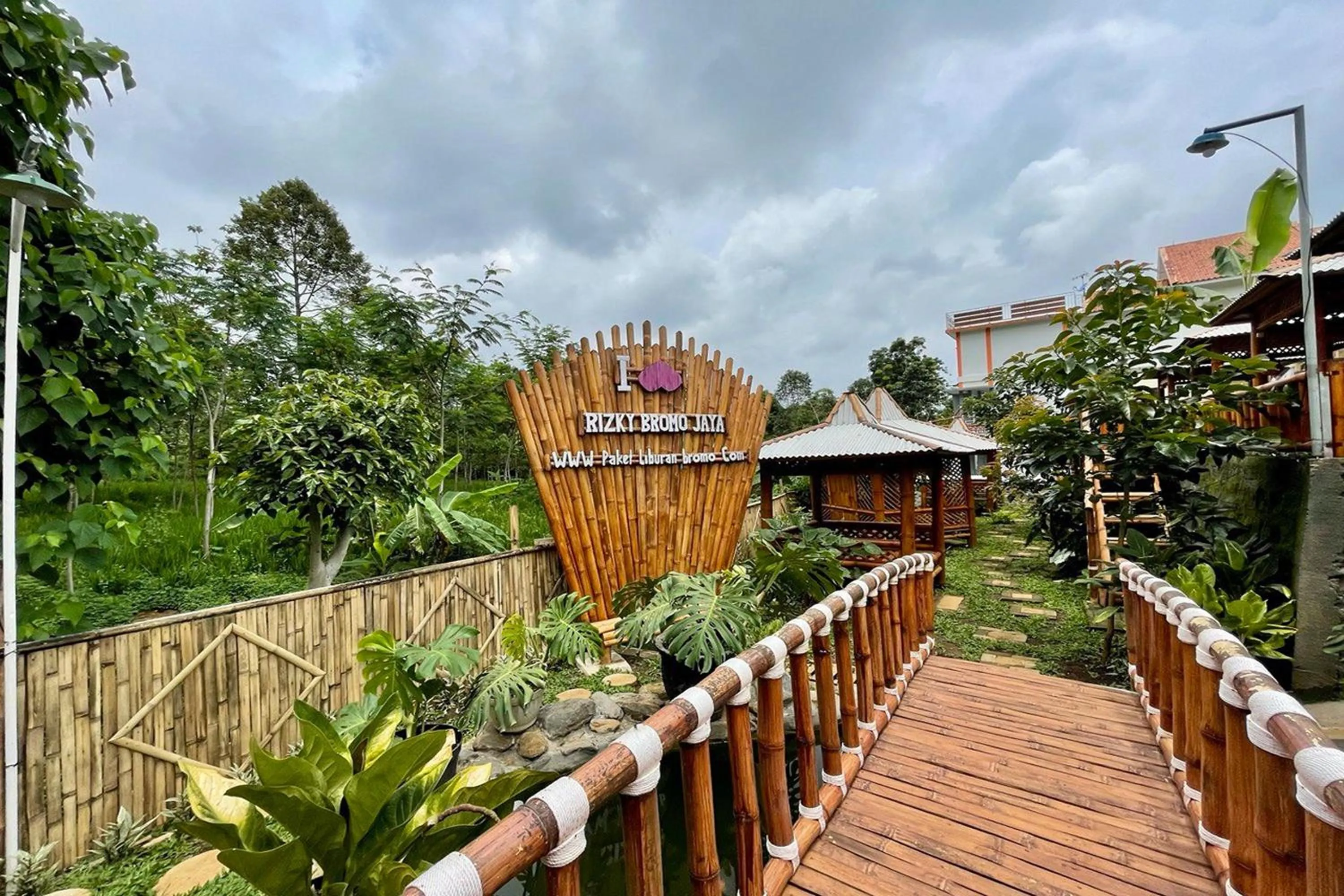 Property building in Rizky Bromo Homestay