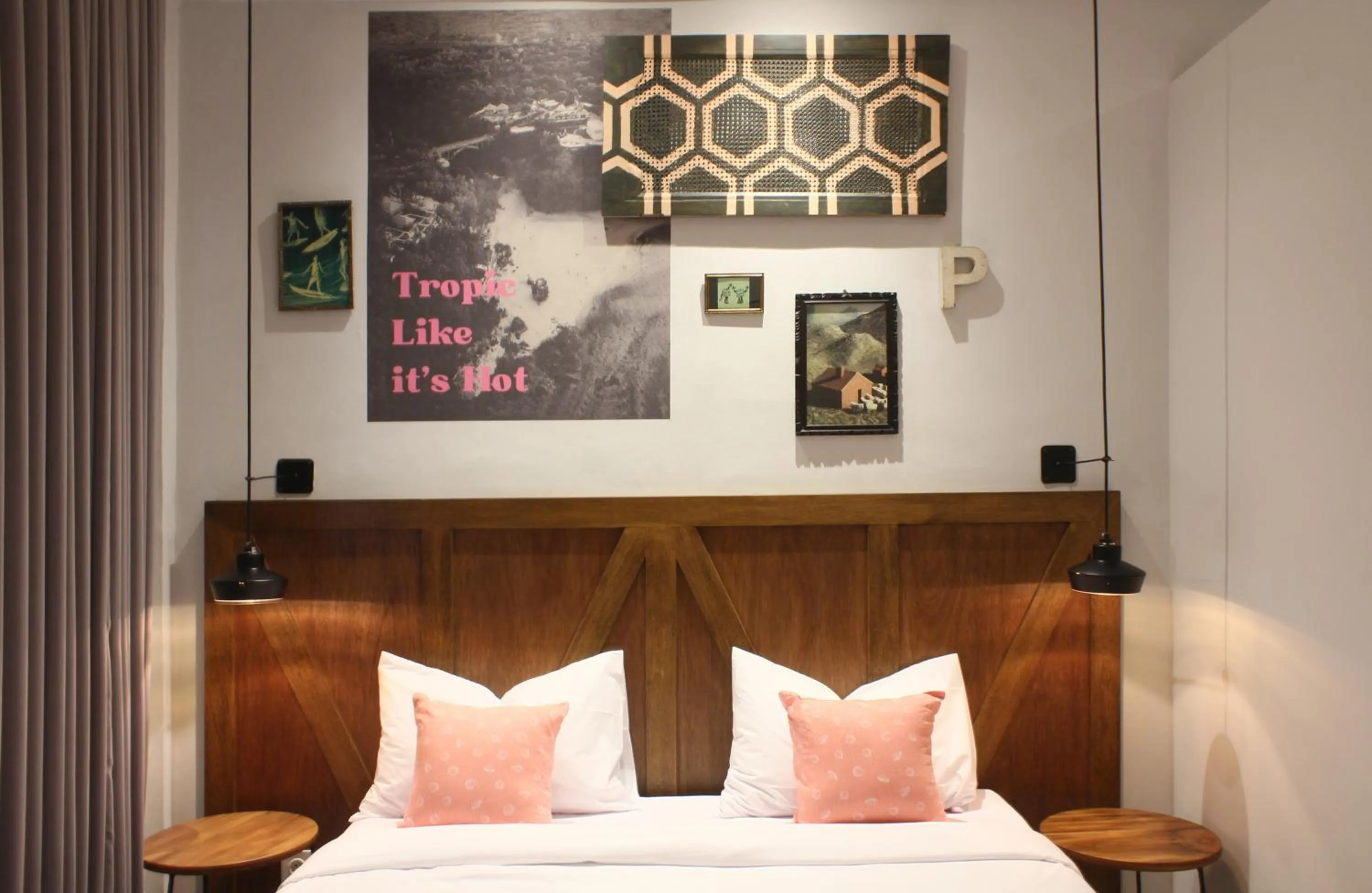 Photo of the whole room, Bed in Seven Boards Canggu