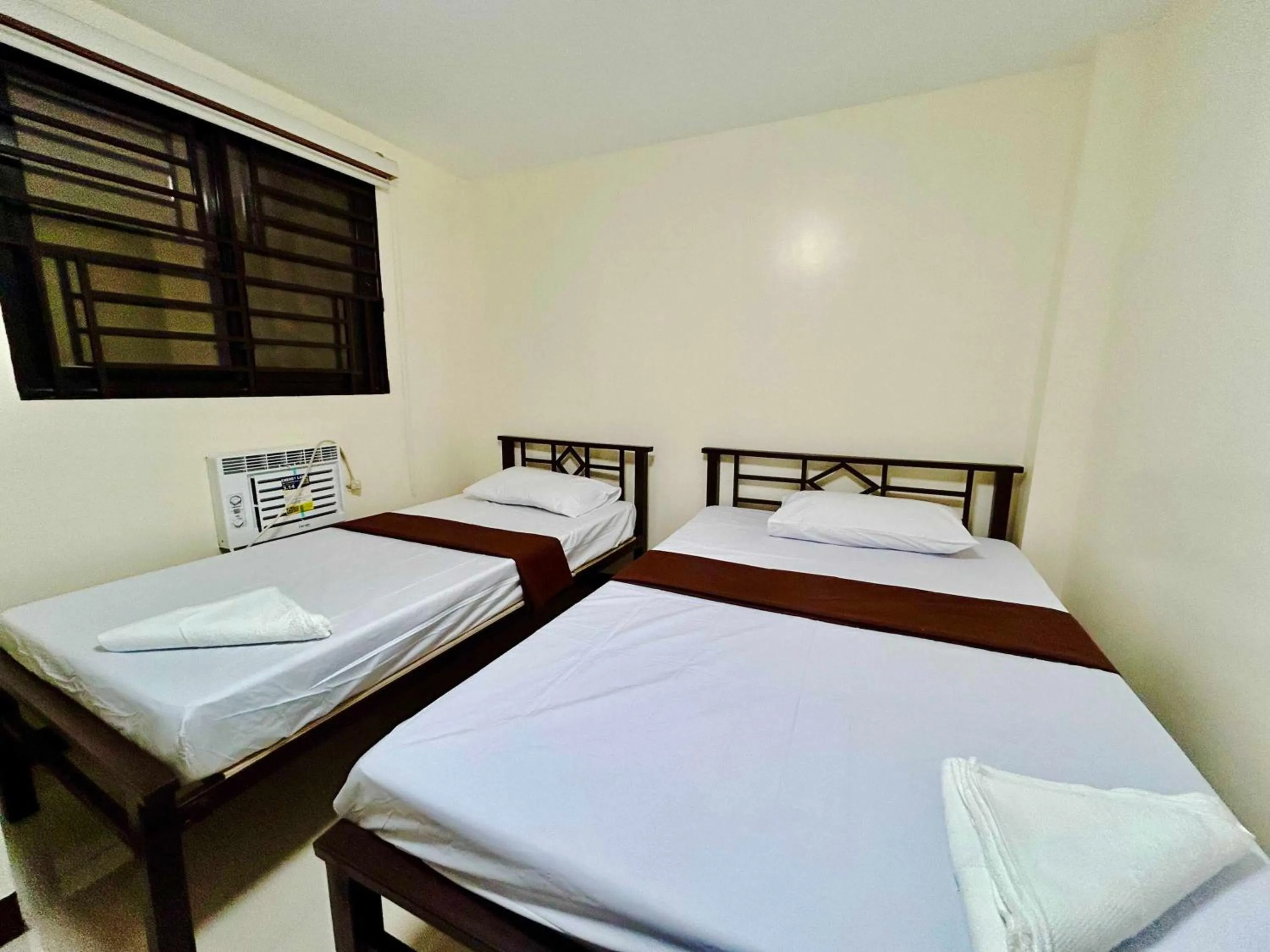 Bedroom, Bed in OYO 1045 Rayjan Apartelle