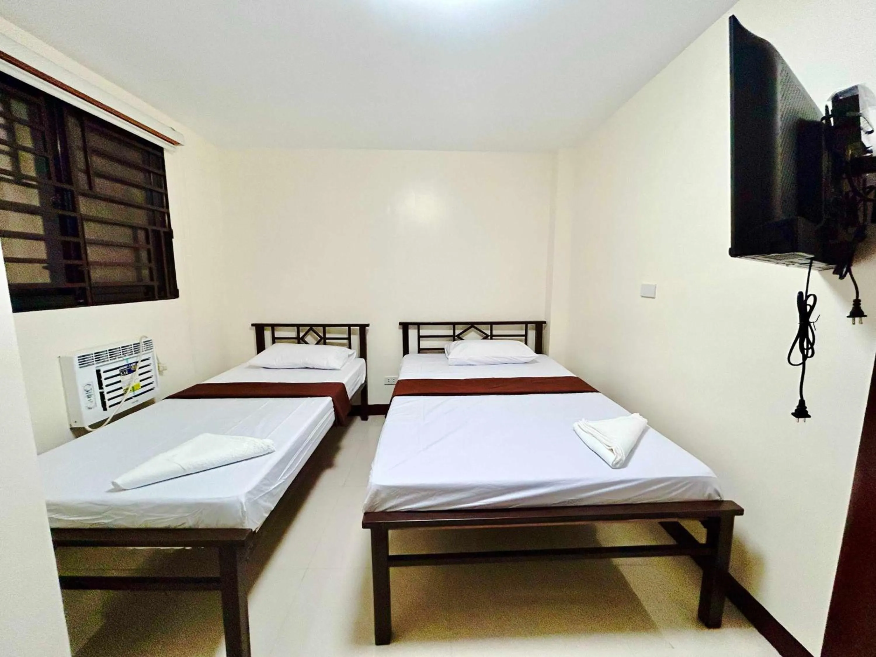 Bedroom, Bed in OYO 1045 Rayjan Apartelle