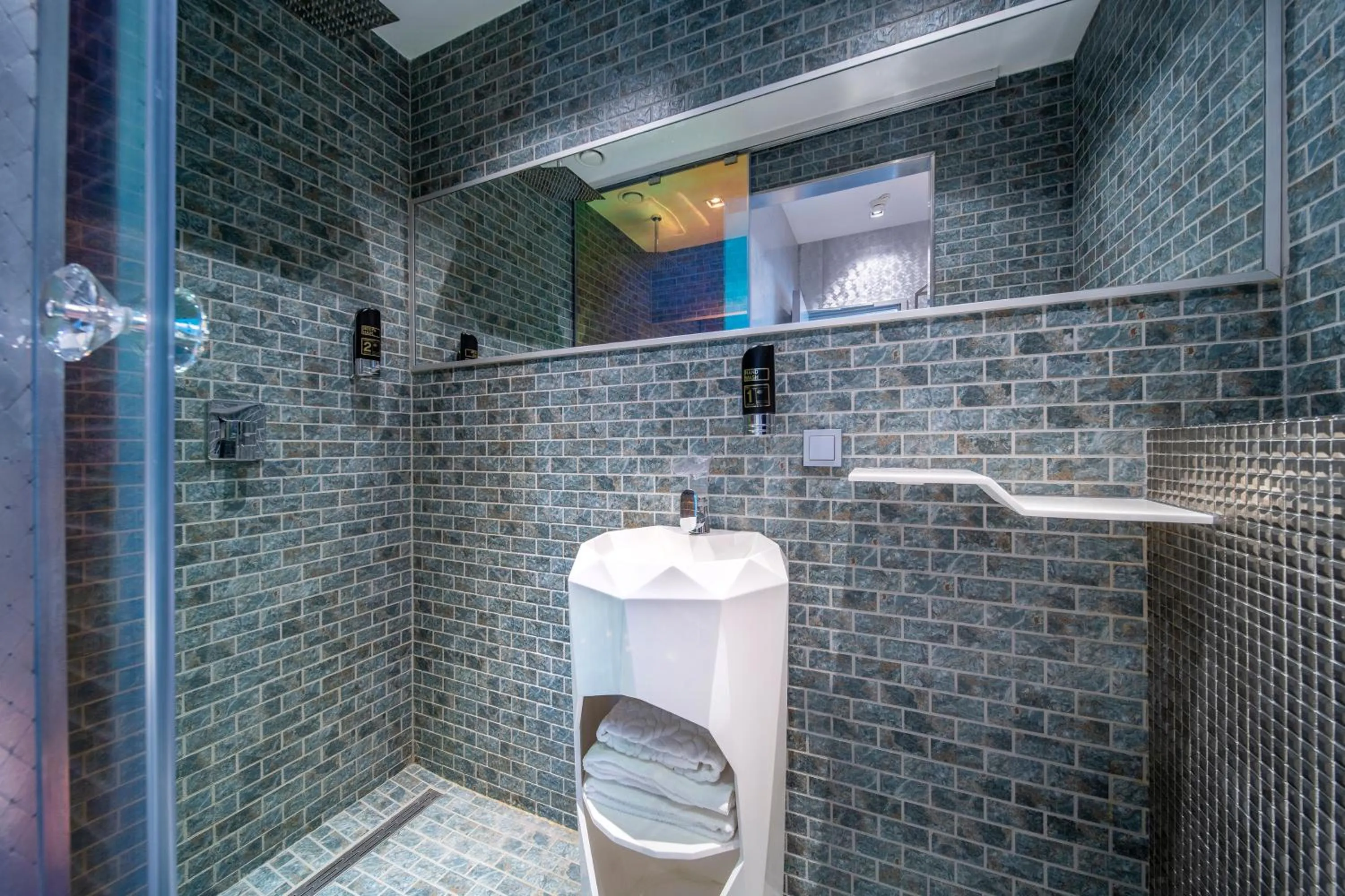 Bathroom in Diamond Capsule Hotel Amsterdam South