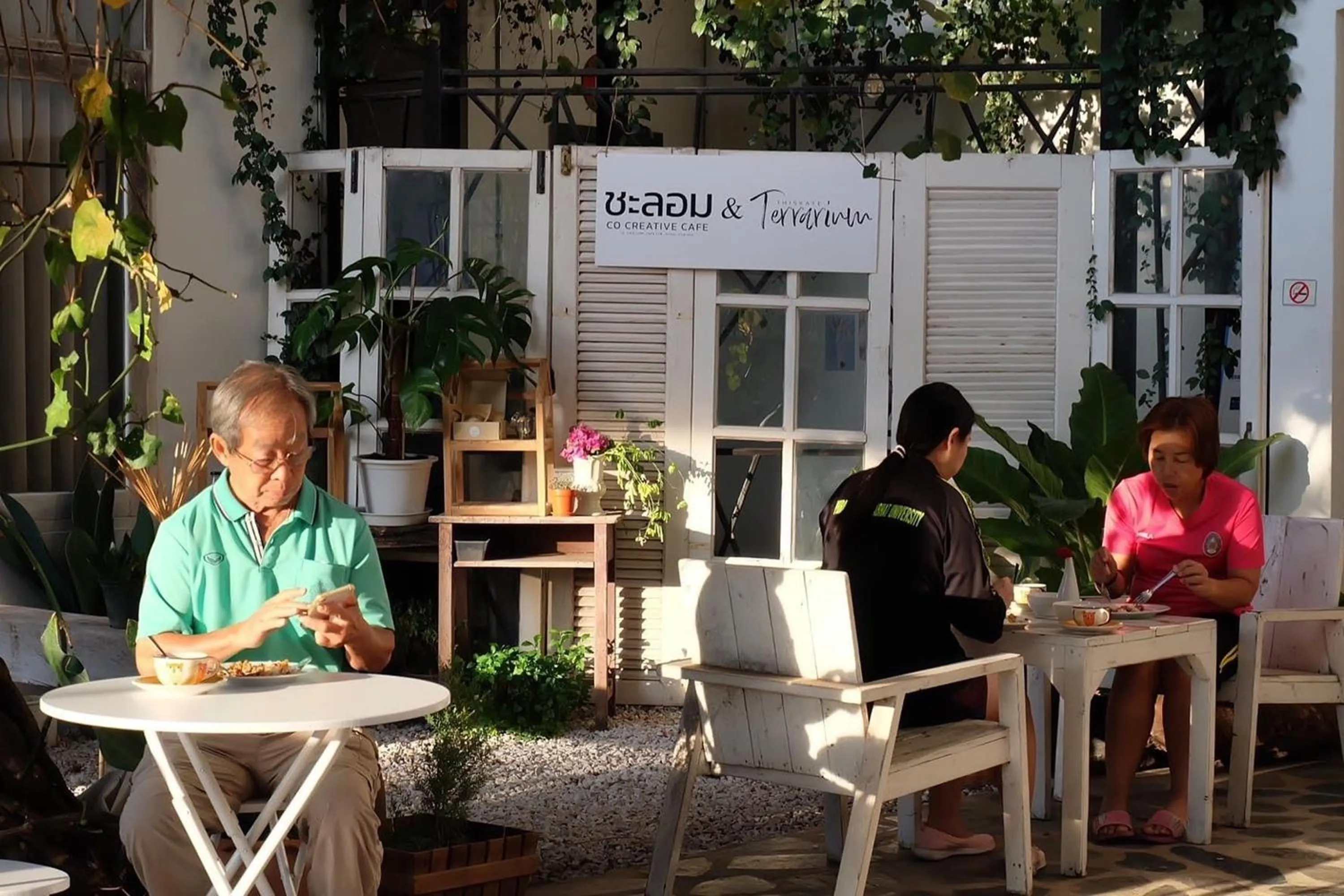 group of guests in Delio Boutique Hotel